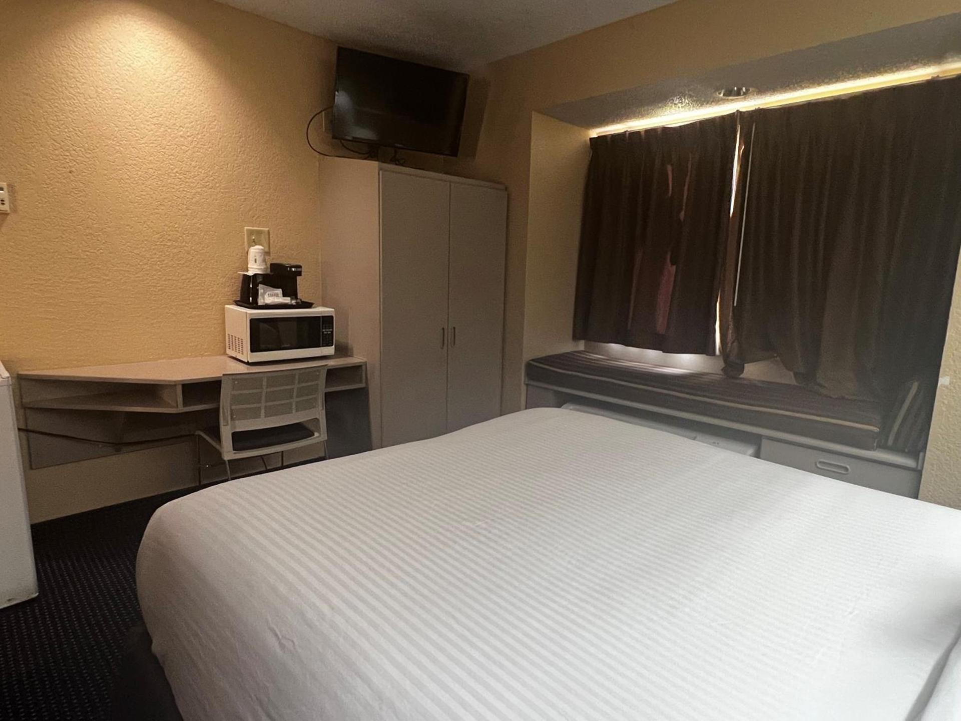 Microtel Inn & Suites by Wyndham Houston/Webster/Nasa/Clearlake photo 38
