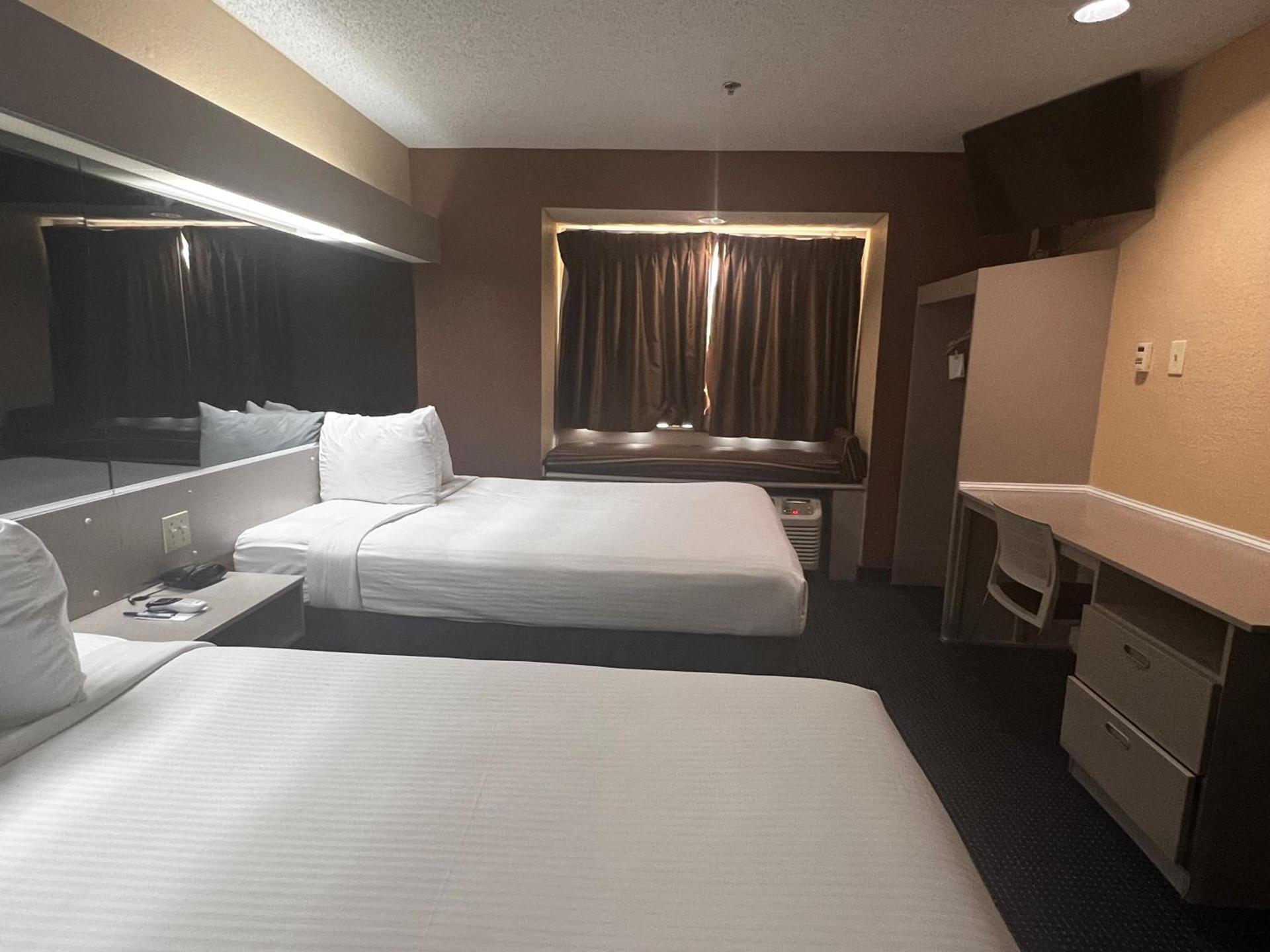 Microtel Inn & Suites by Wyndham Houston/Webster/Nasa/Clearlake photo 43