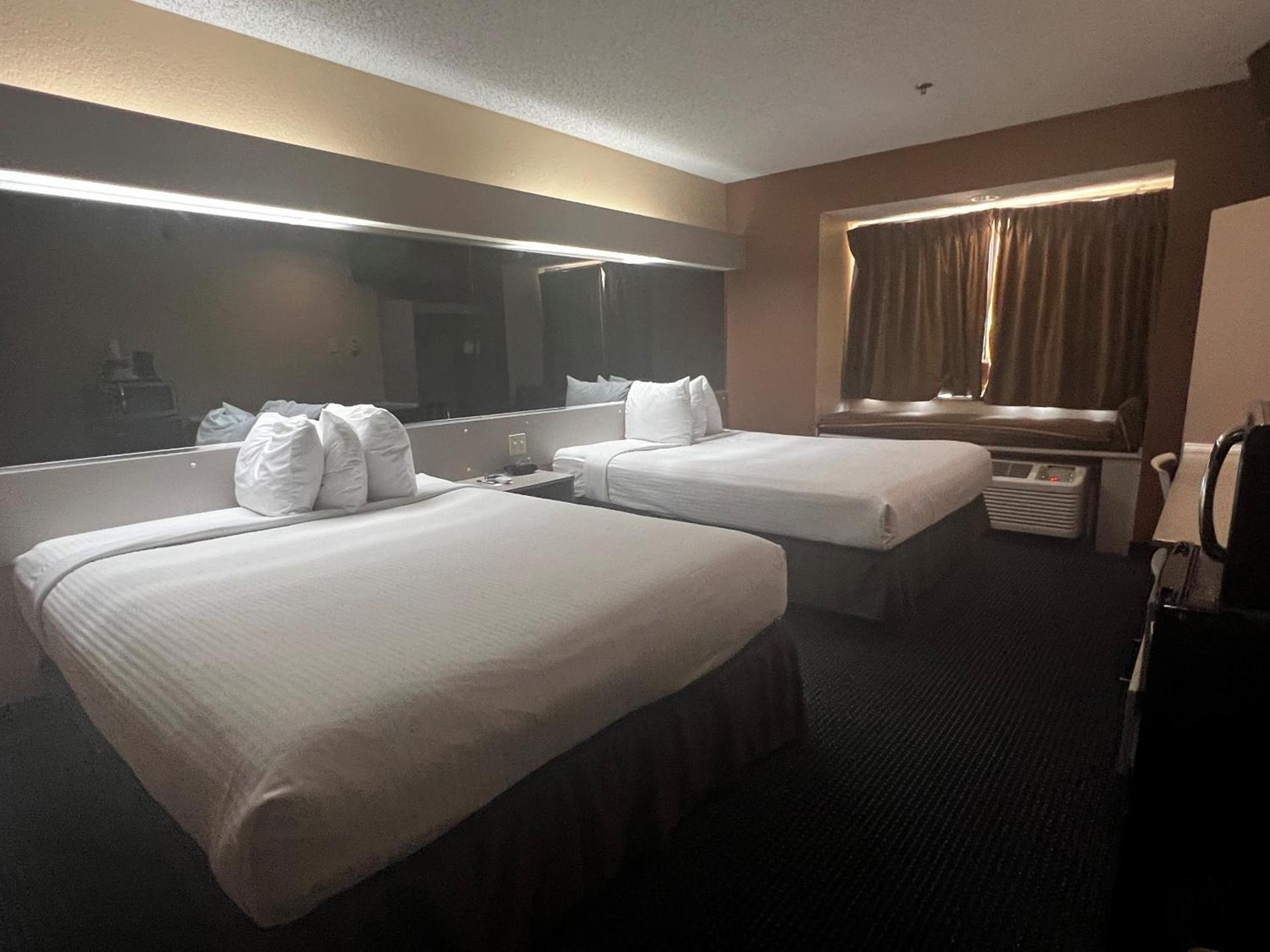 Microtel Inn & Suites by Wyndham Houston/Webster/Nasa/Clearlake photo 27