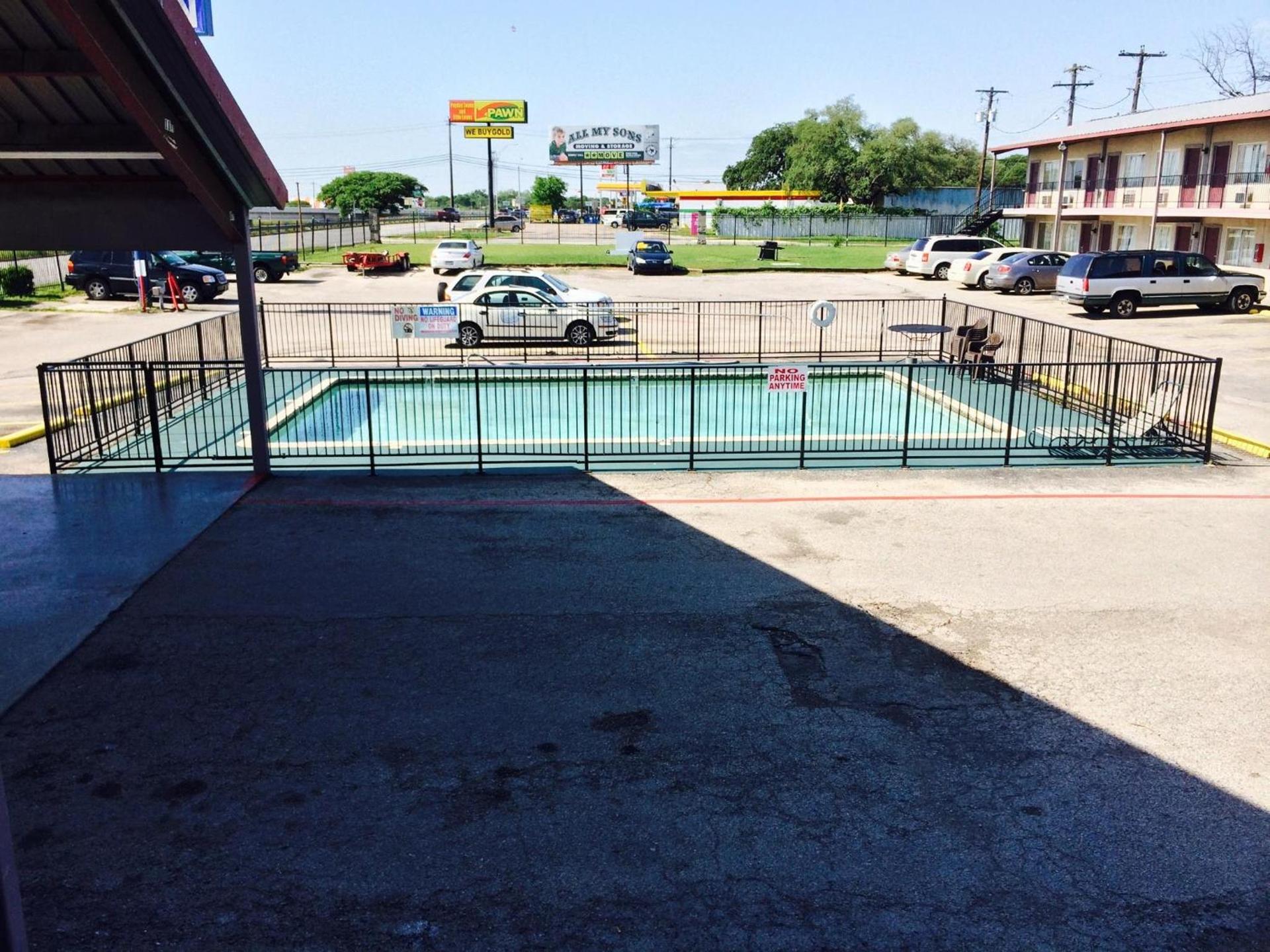 Austin Motor Inn photo 2