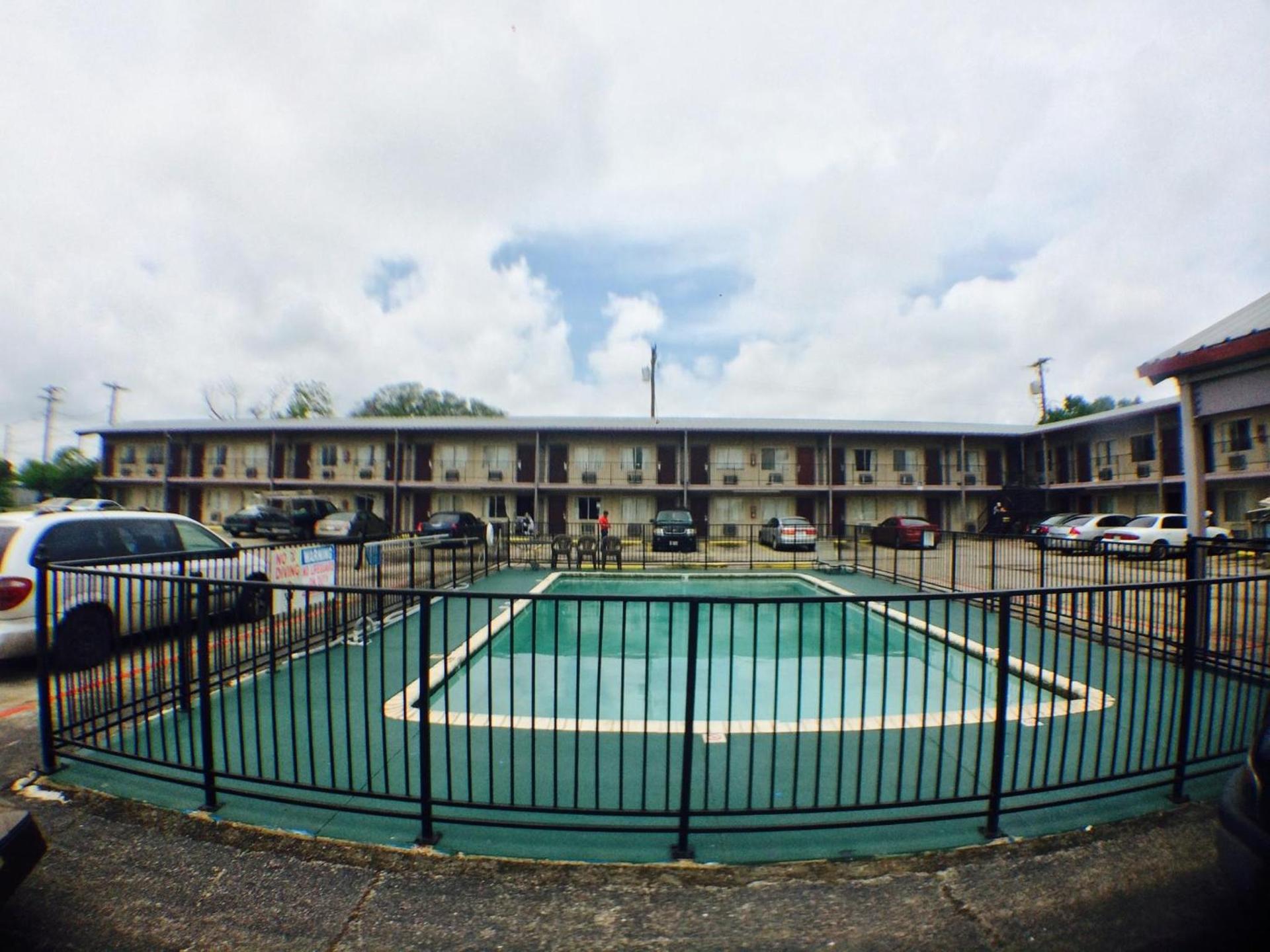 Austin Motor Inn photo 3