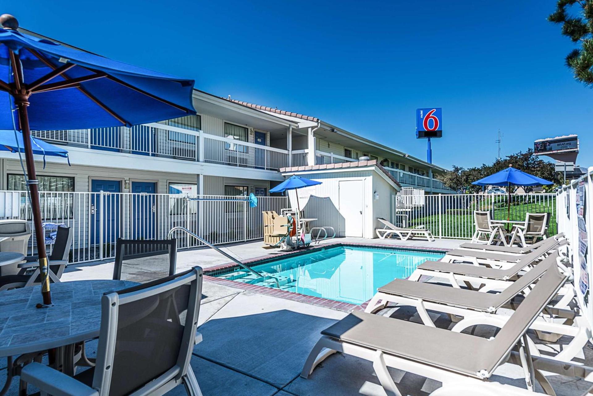 Motel 6-Sparks, NV - Airport - Sparks photo 11