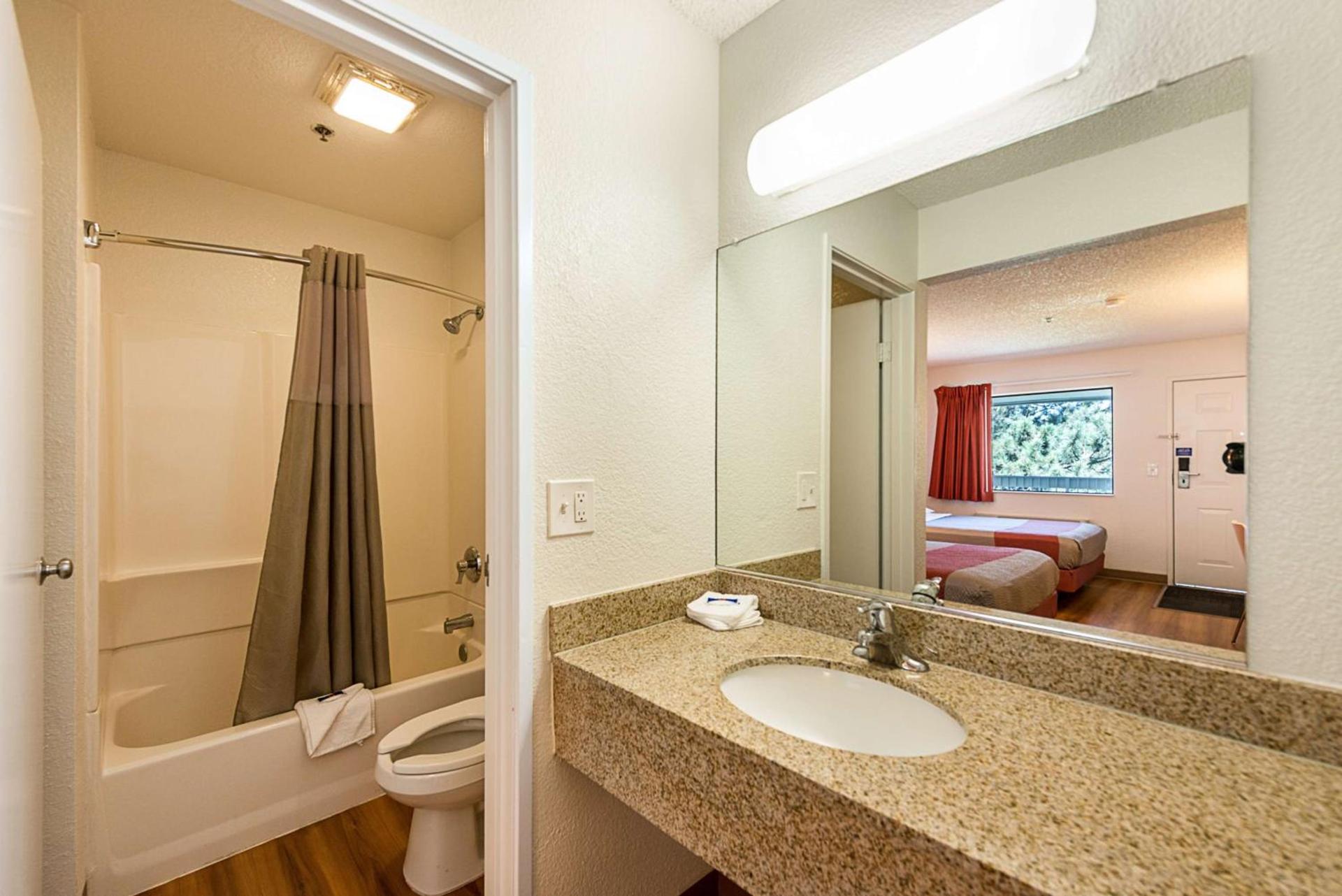 Motel 6-Sparks, NV - Airport - Sparks photo 22