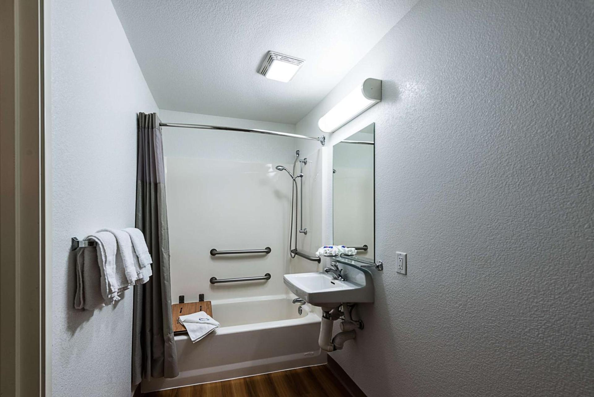Motel 6-Sparks, NV - Airport - Sparks photo 25