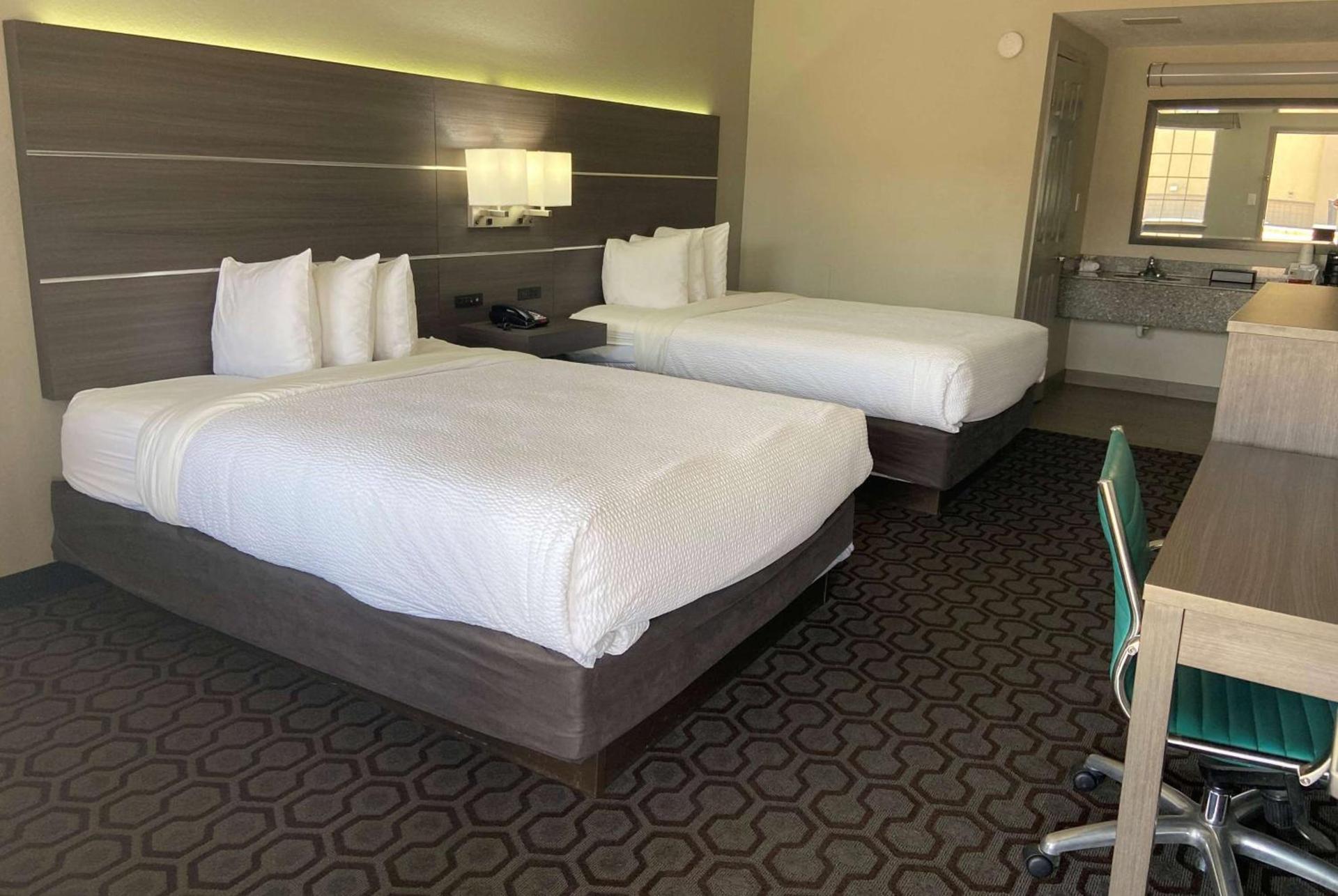 Days Inn by Wyndham Wagoner photo 5
