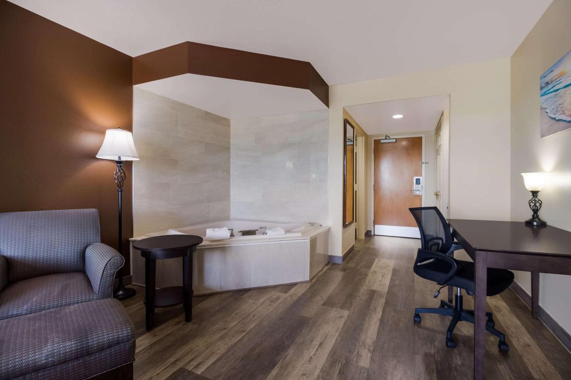 Quality Inn & Suites North Myrtle Beach photo 11