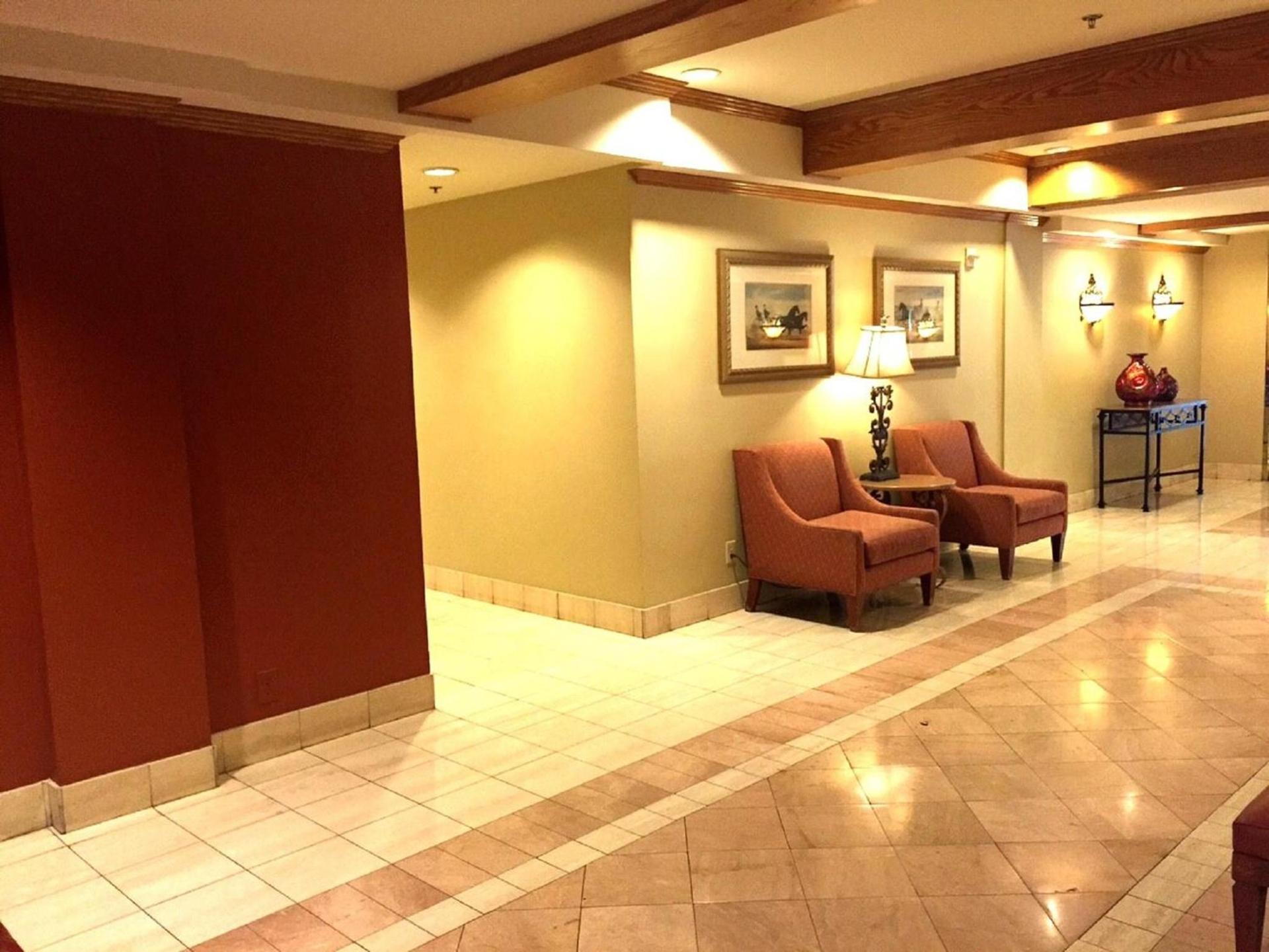 Jockey Resort Suites Center Strip photo 23