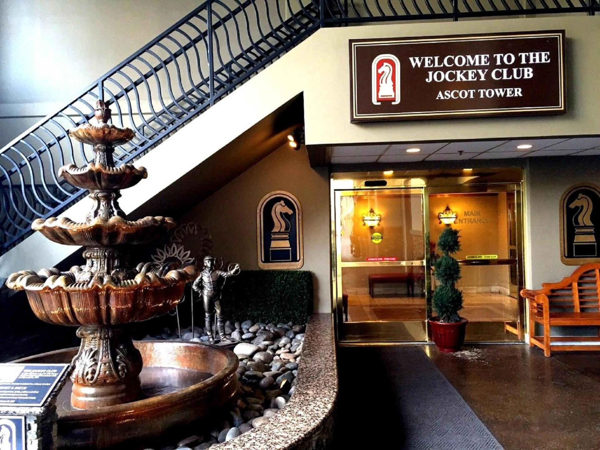 Jockey Resort Suites Center Strip photo 13