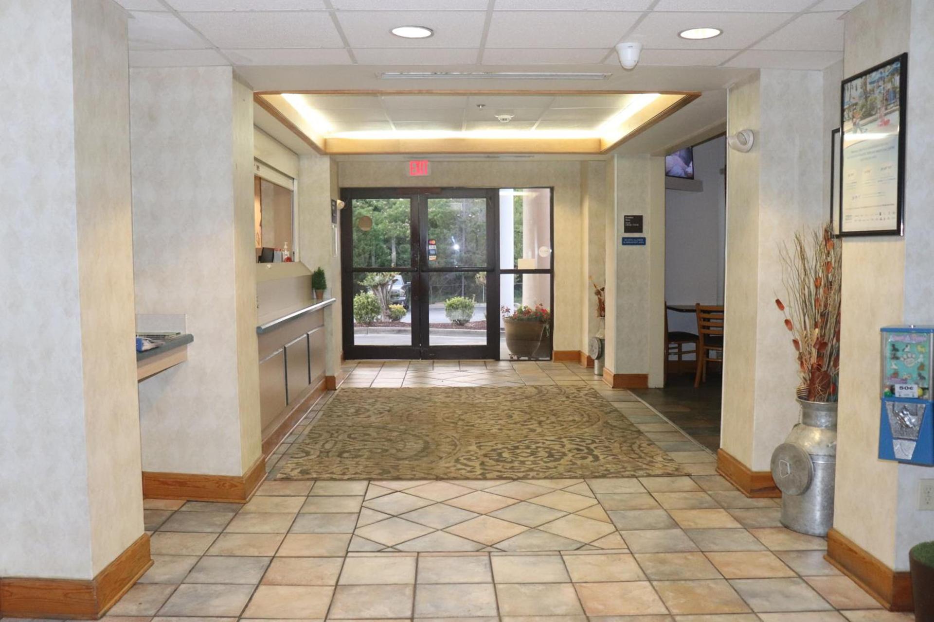 Howard Johnson by Wyndham Tifton GA I-75 photo 37