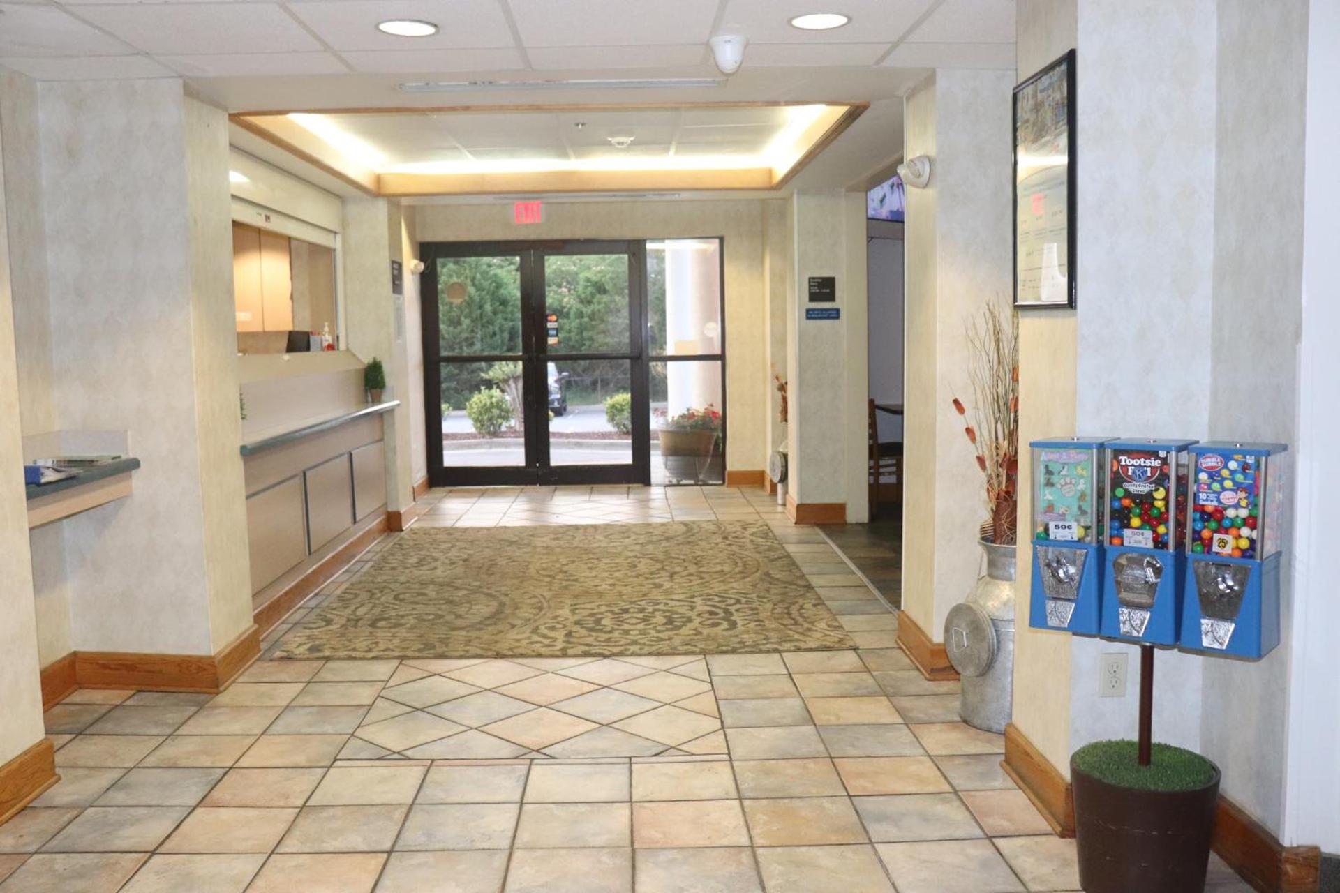 Howard Johnson by Wyndham Tifton GA I-75 photo 47