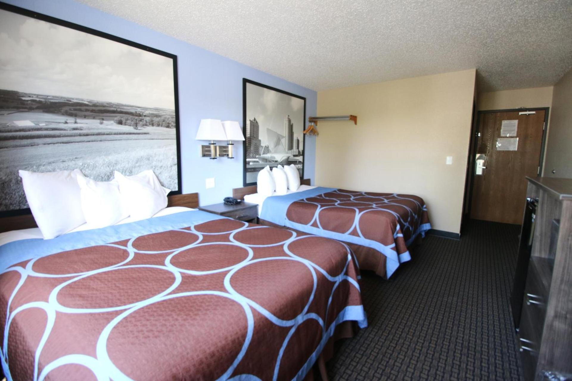 Super 8 by Wyndham Kenosha/Pleasant Prairie photo 29