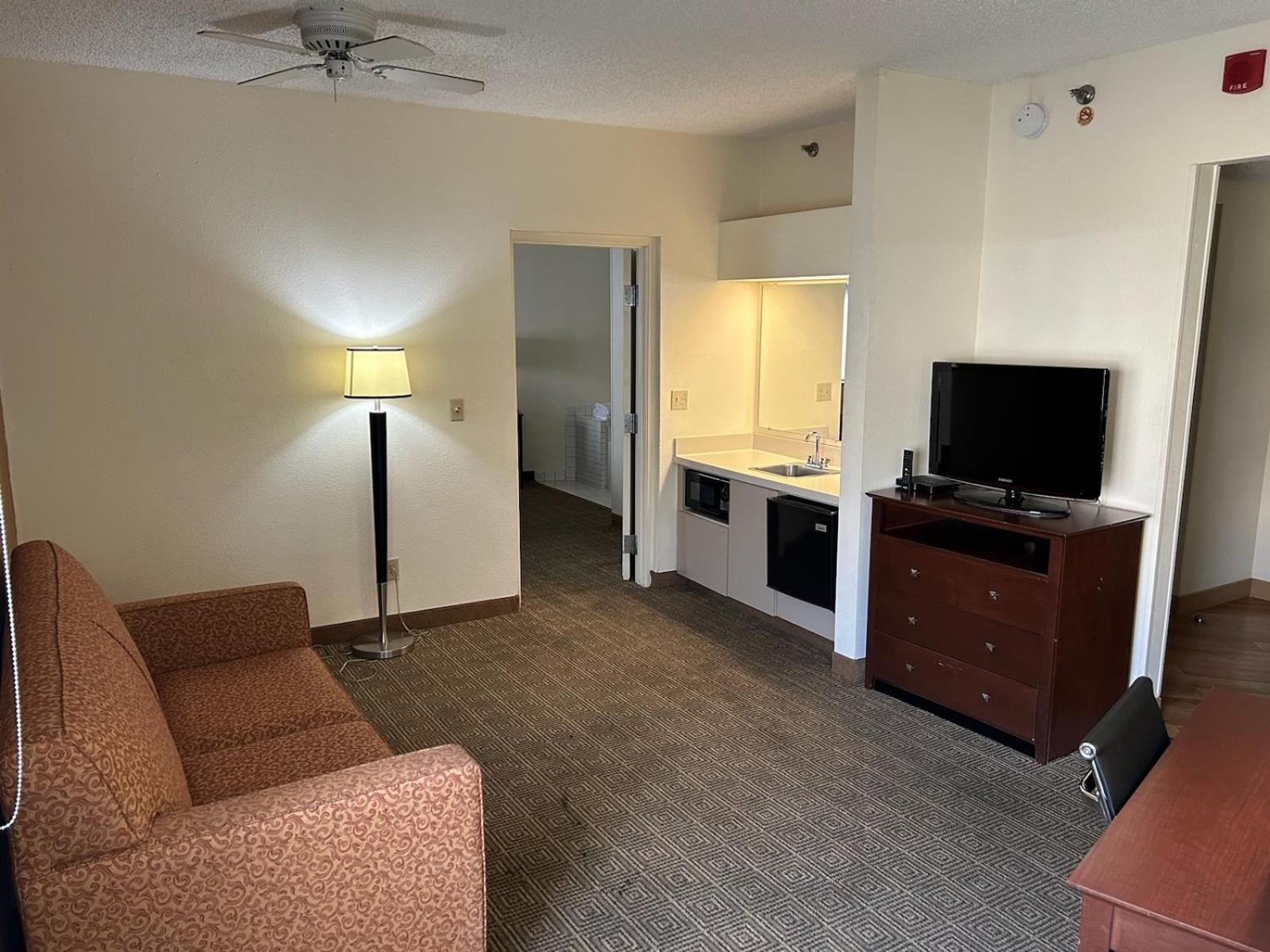 Baymont by Wyndham Orlando South photo 39