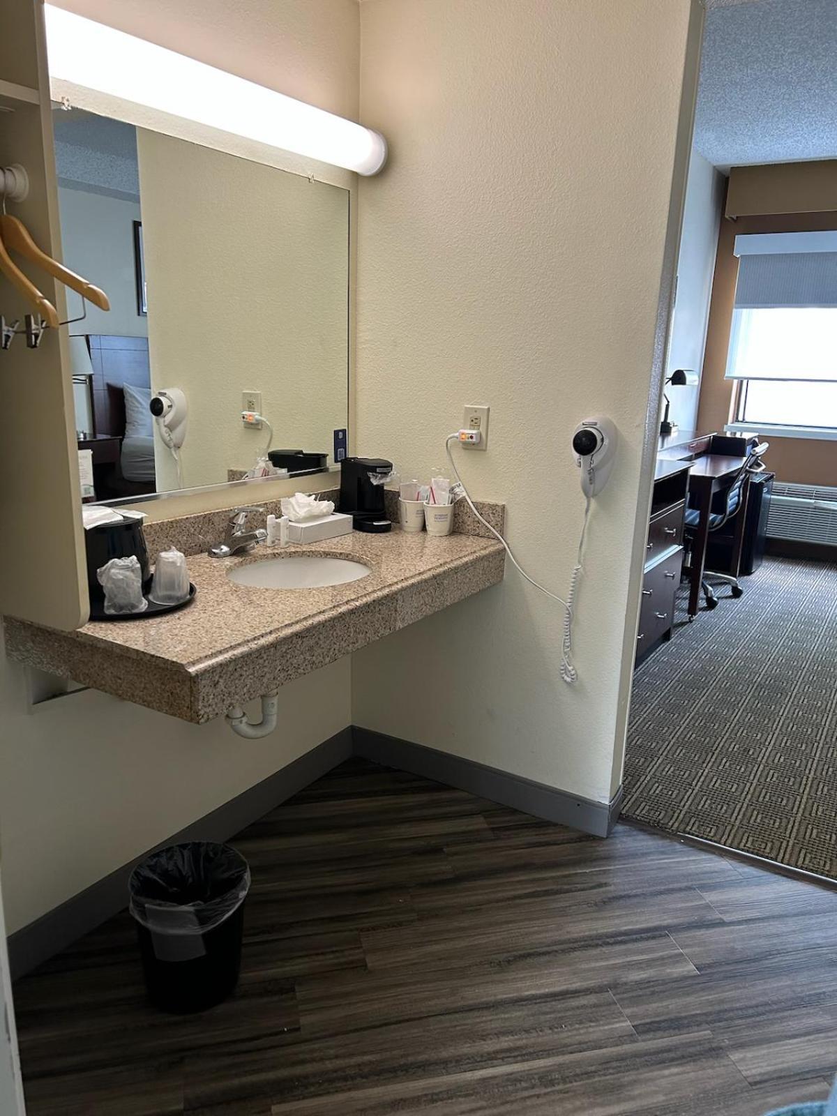 Baymont by Wyndham Orlando South photo 46