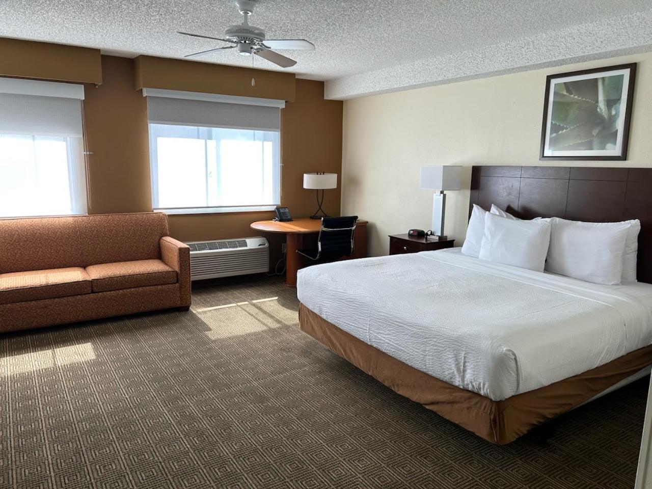 Baymont by Wyndham Orlando South photo 49