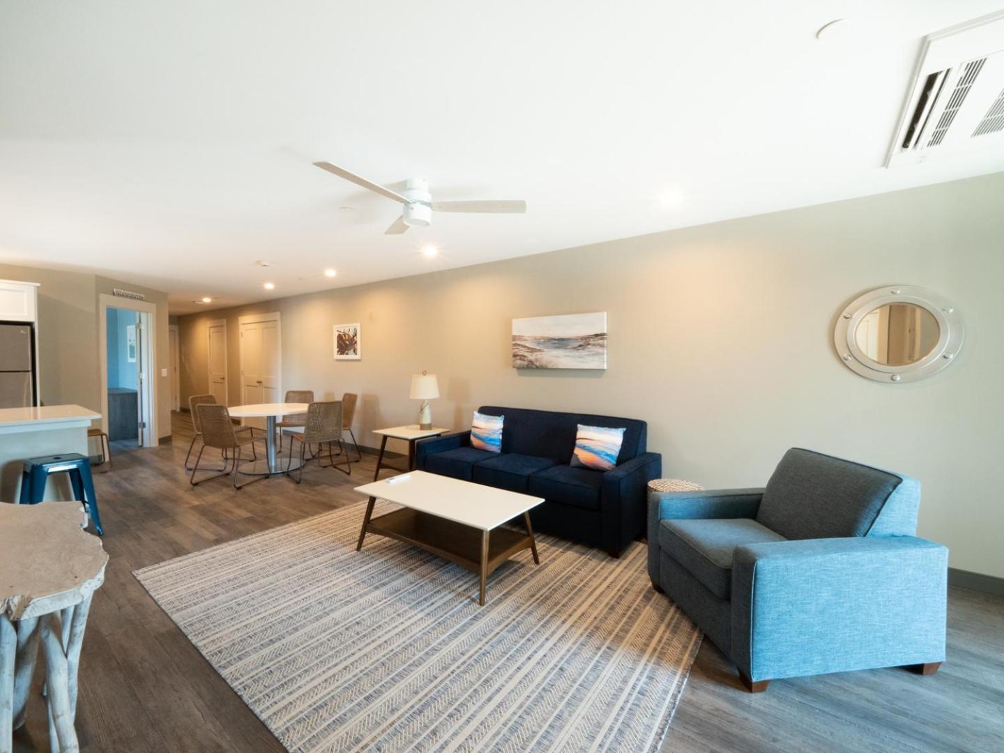 Long Beach Suites photo 3