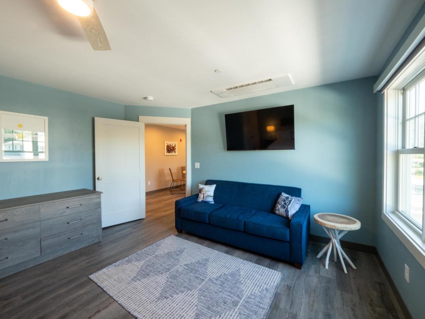 Long Beach Suites photo 9