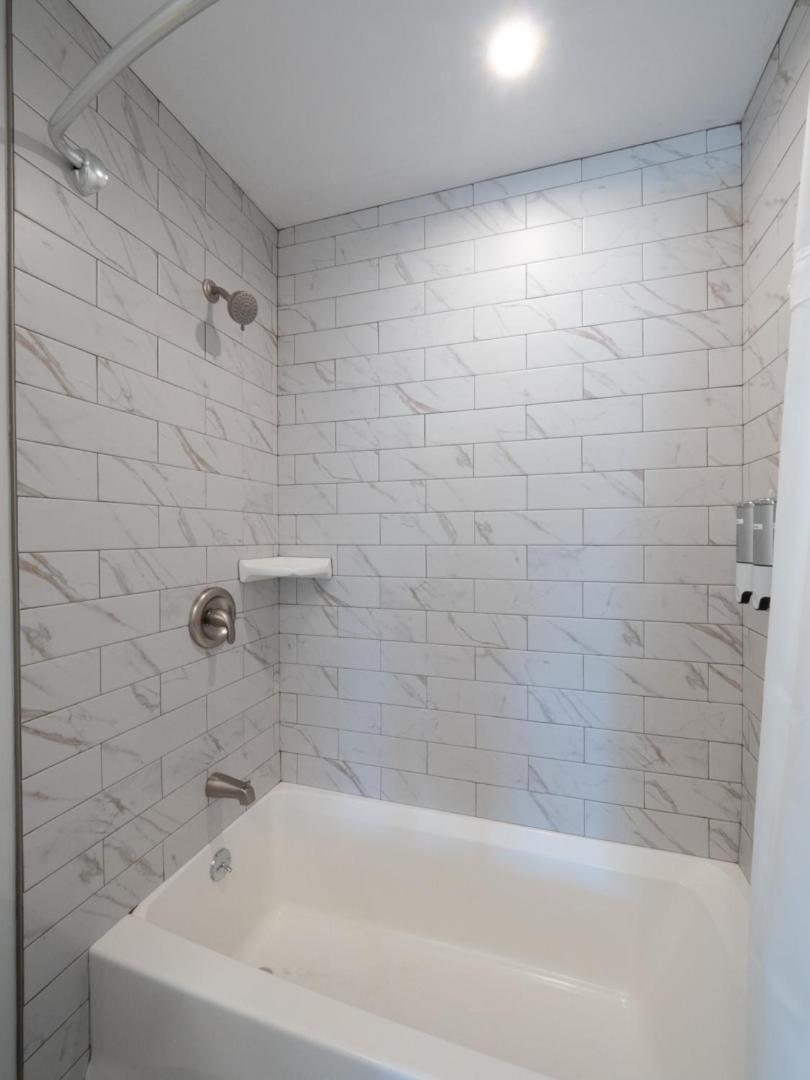 Long Beach Suites photo 7