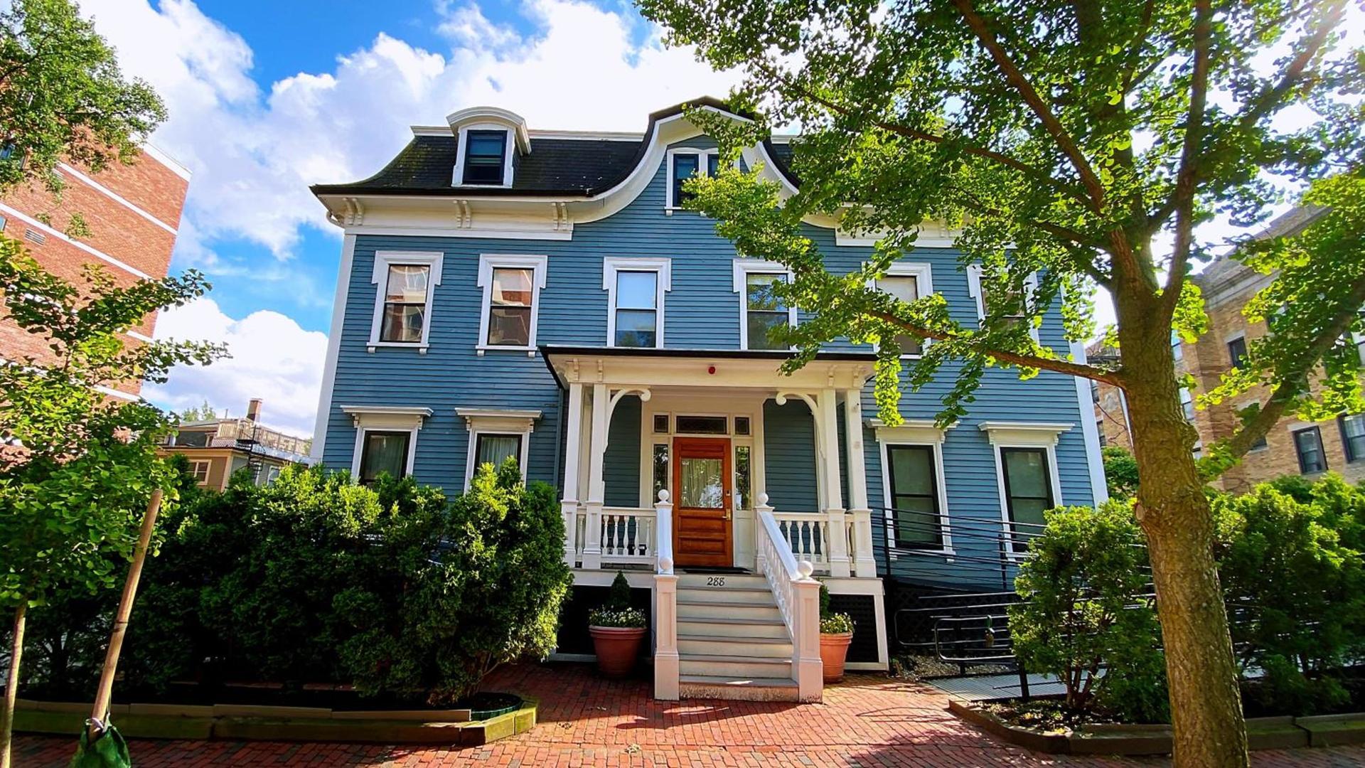 Ginkgo House on Harvard photo 4