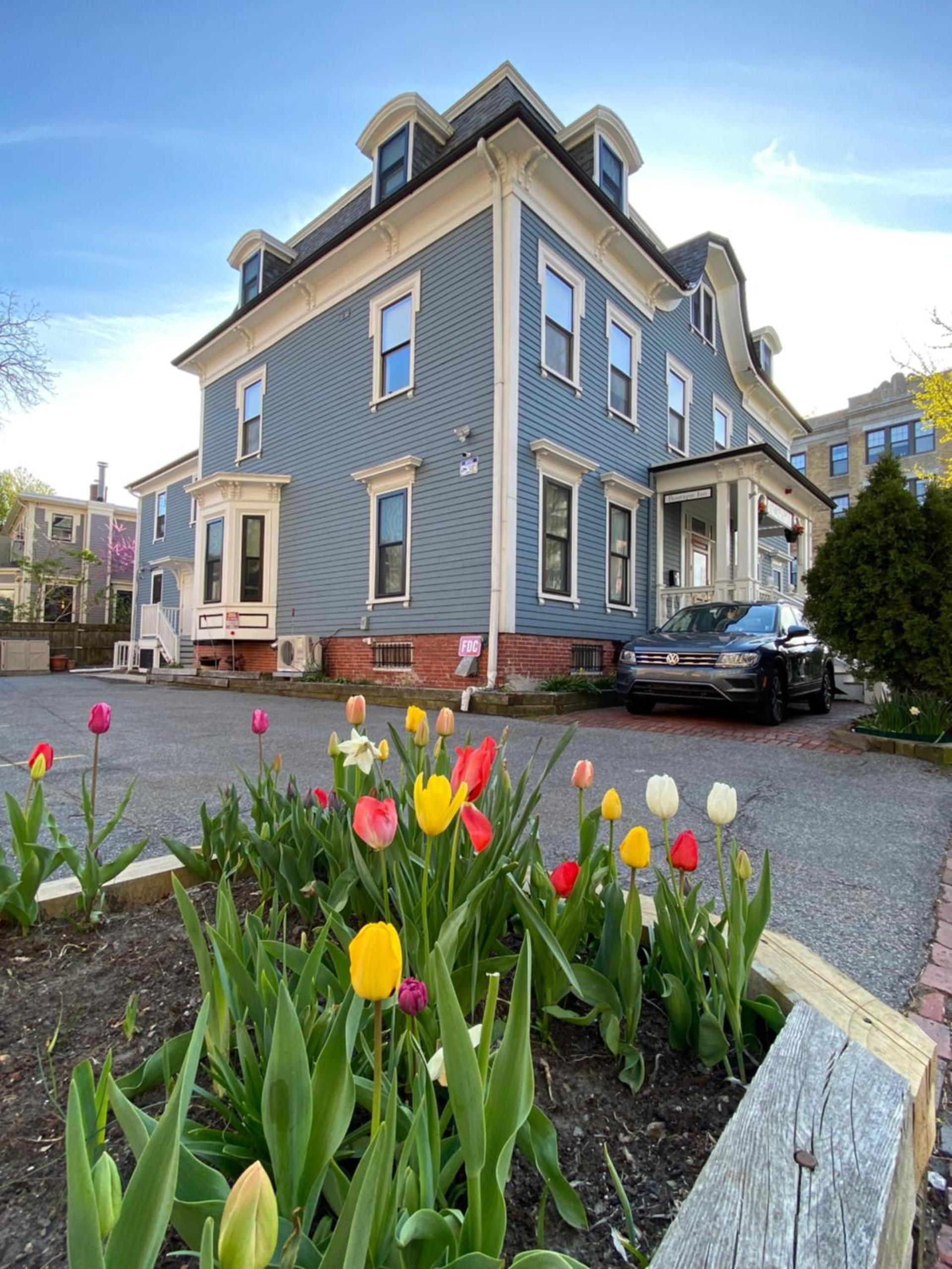 Ginkgo House on Harvard photo 6