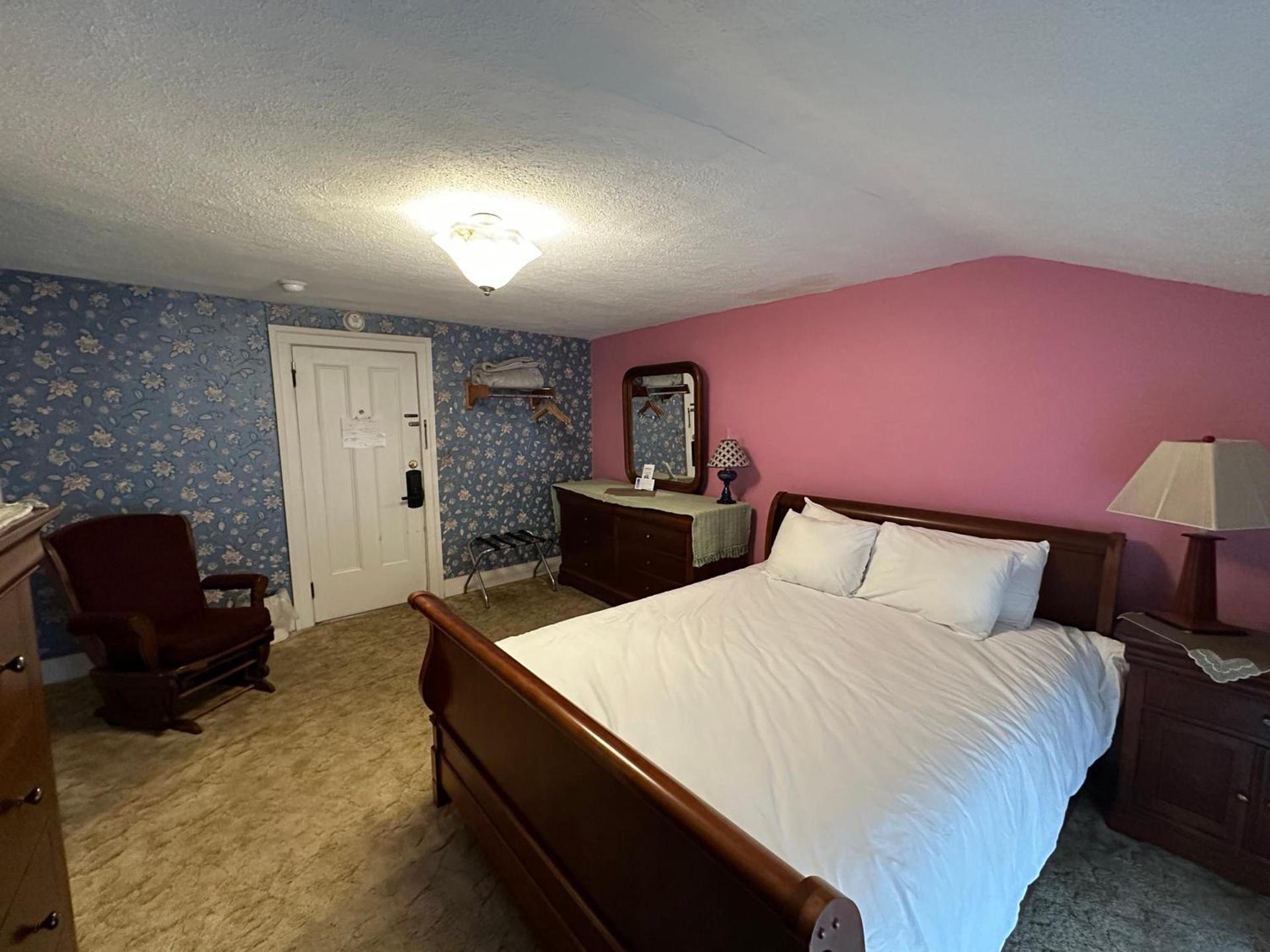 The Colonial Inn & Creamery photo 7