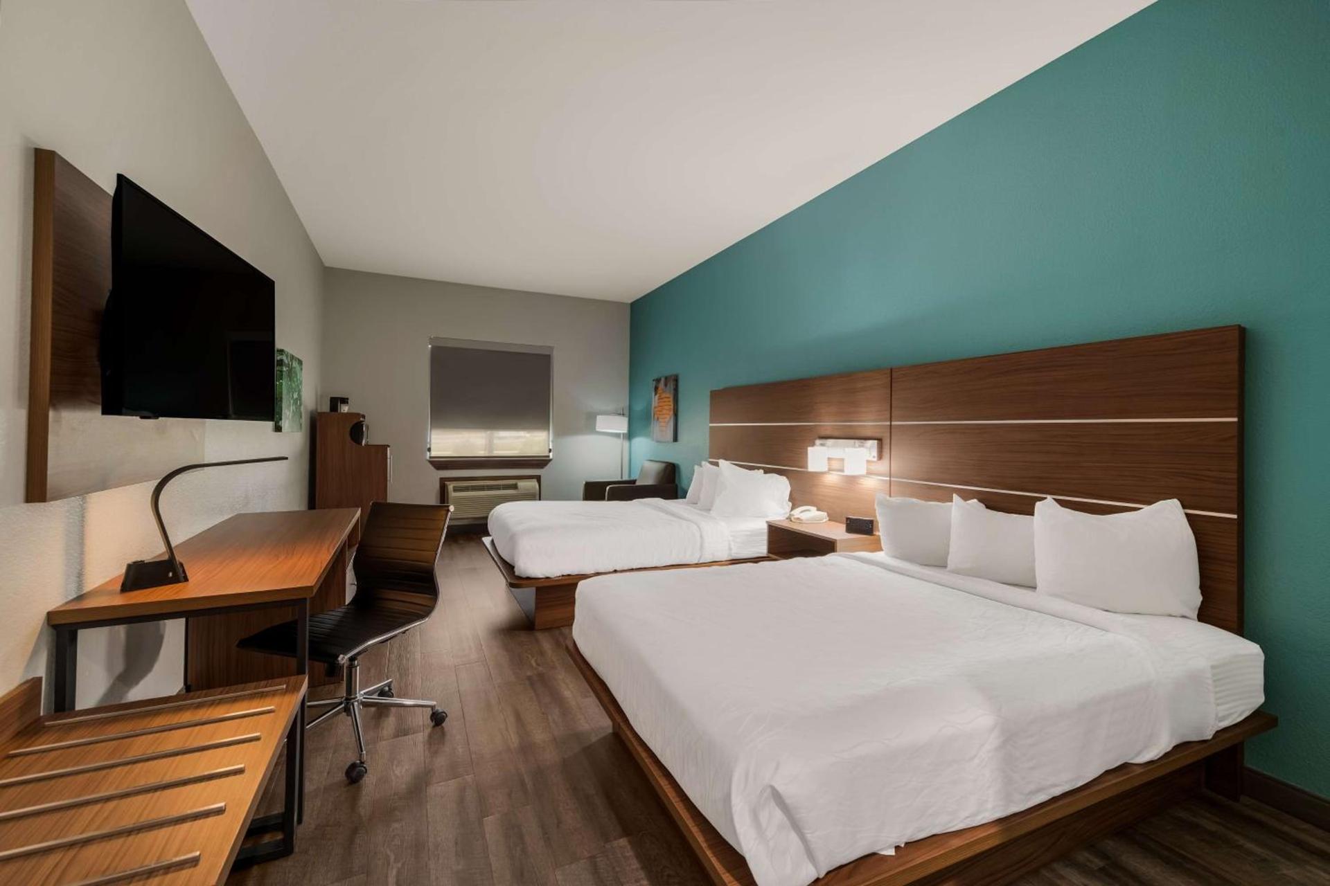 Best Western Plus Bowie Inn & Suites photo 14