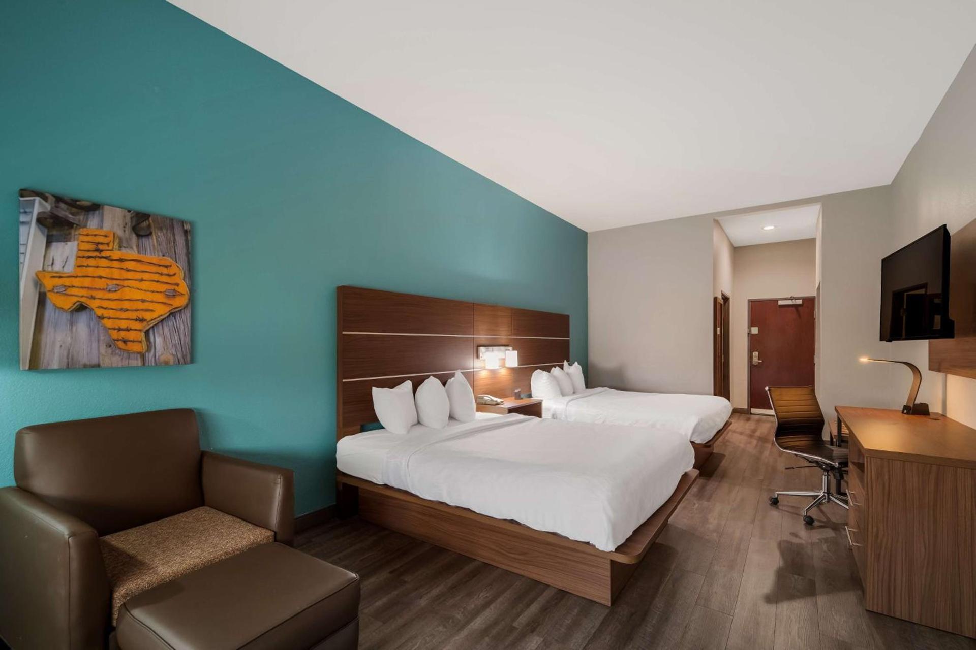 Best Western Plus Bowie Inn & Suites photo 15