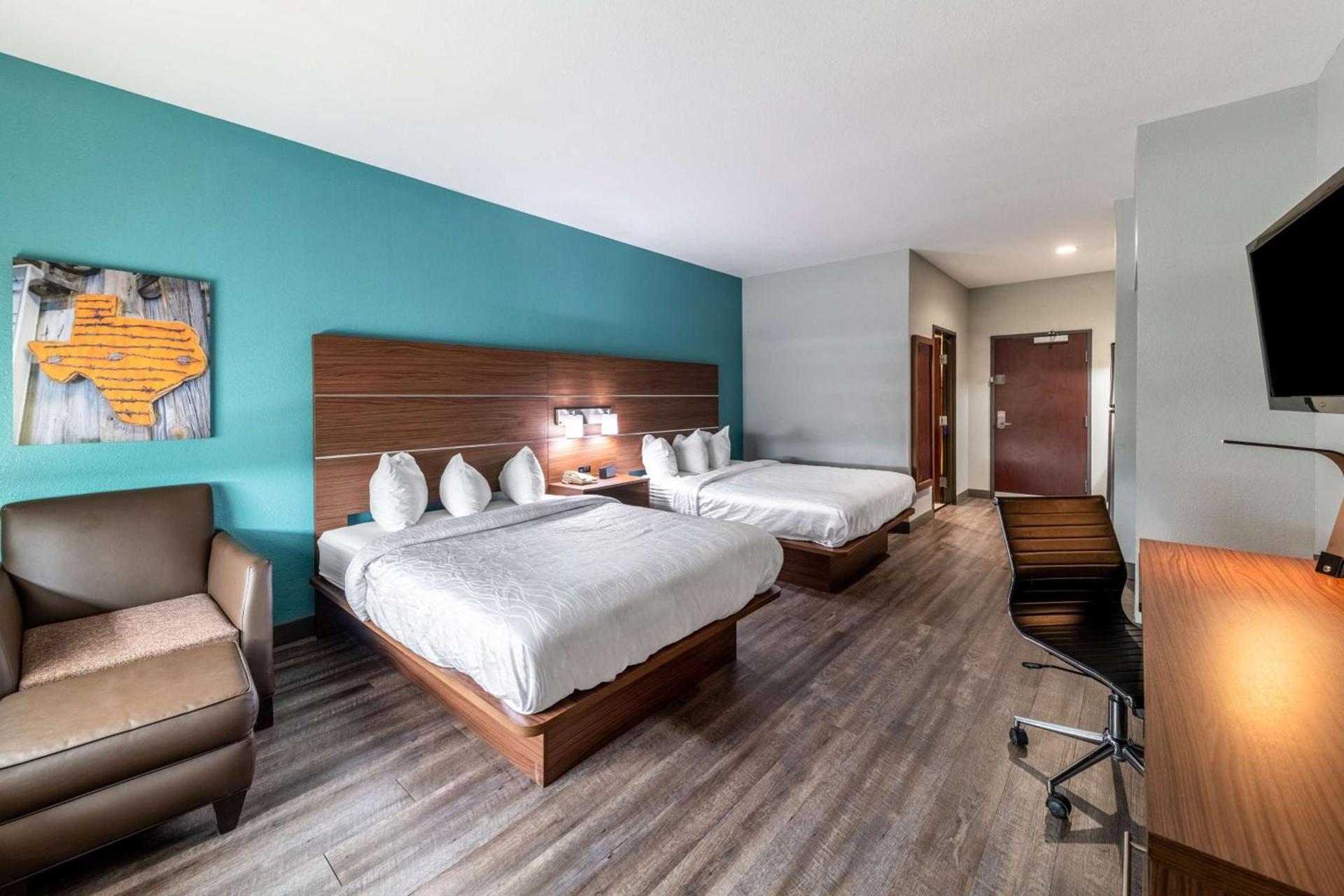 Best Western Plus Bowie Inn & Suites photo 26