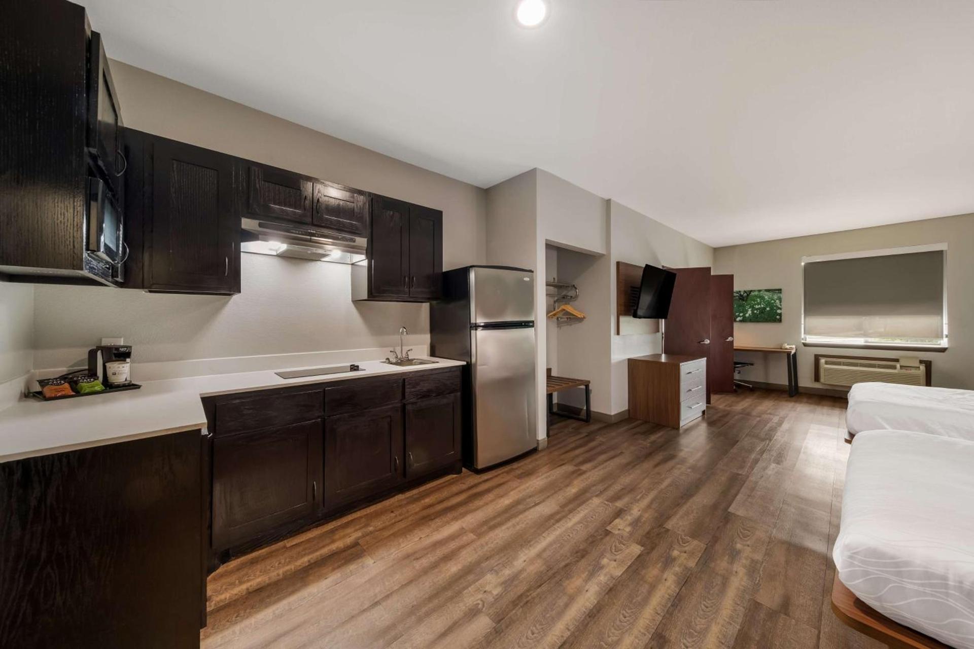 Best Western Plus Bowie Inn & Suites photo 29