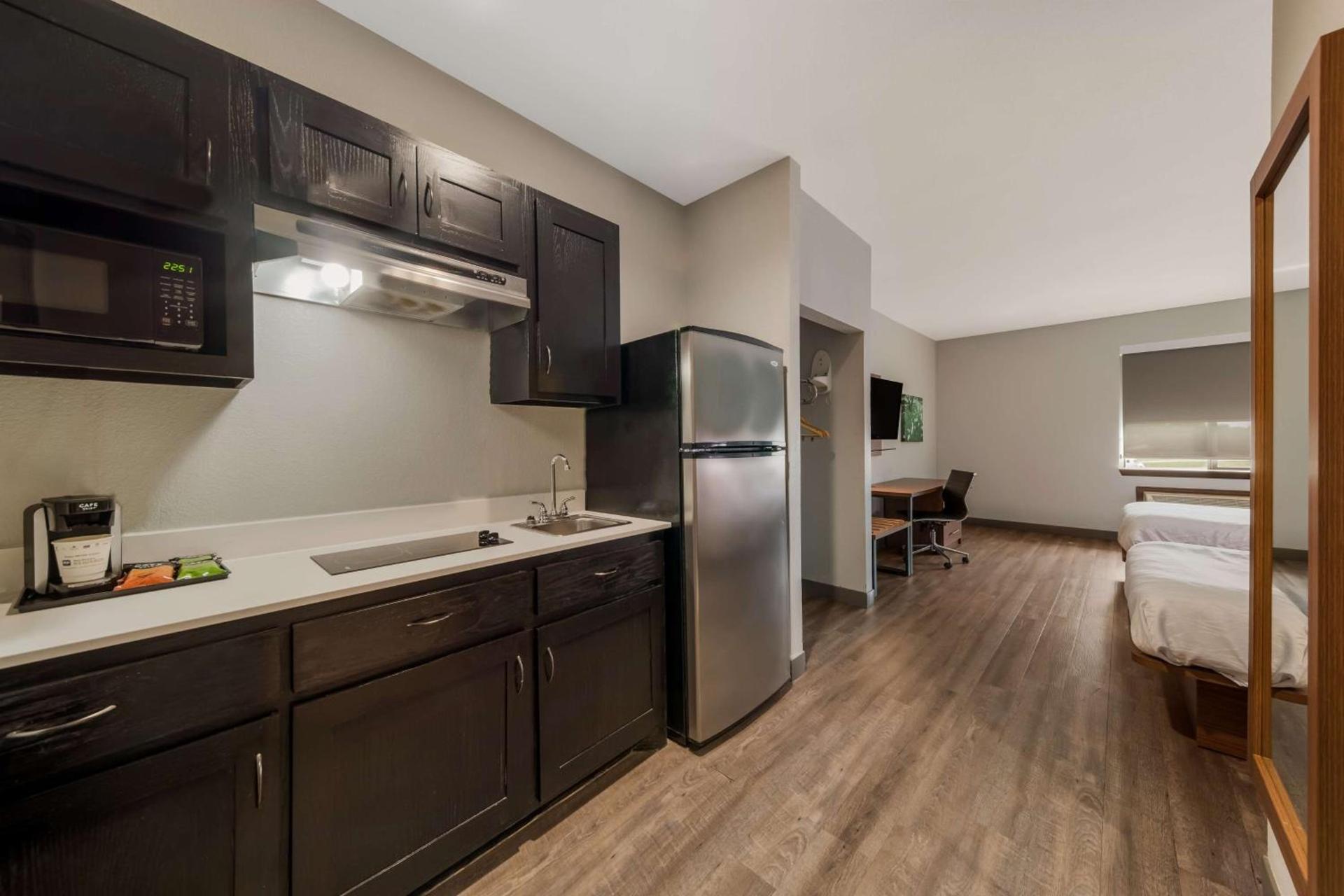 Best Western Plus Bowie Inn & Suites photo 28