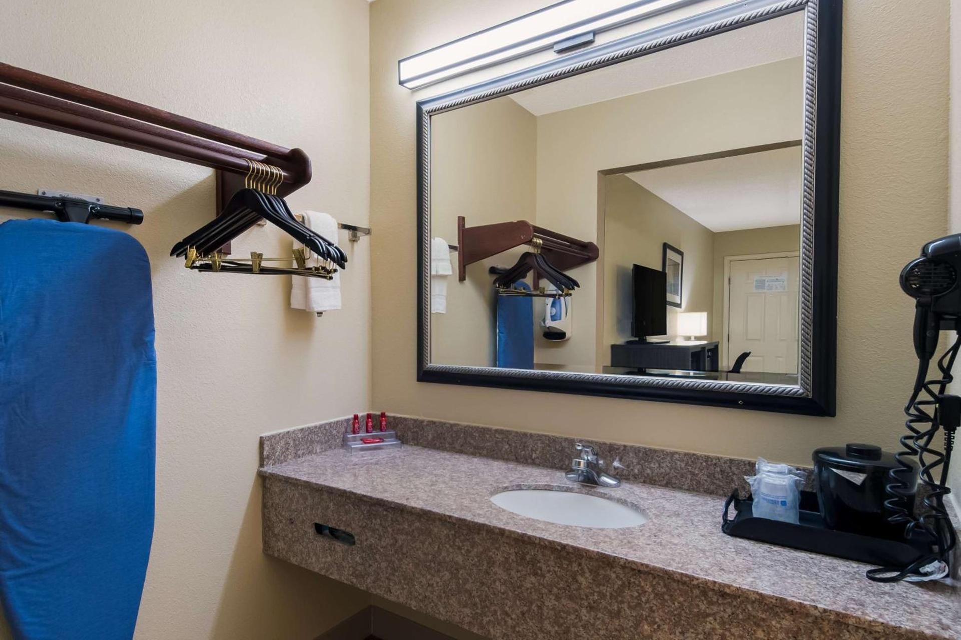 SureStay Plus Hotel by Best Western Jackson photo 27