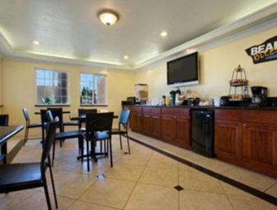 Orange Show Inn photo 3