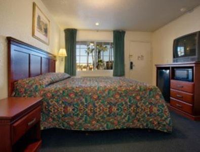 Orange Show Inn photo 6