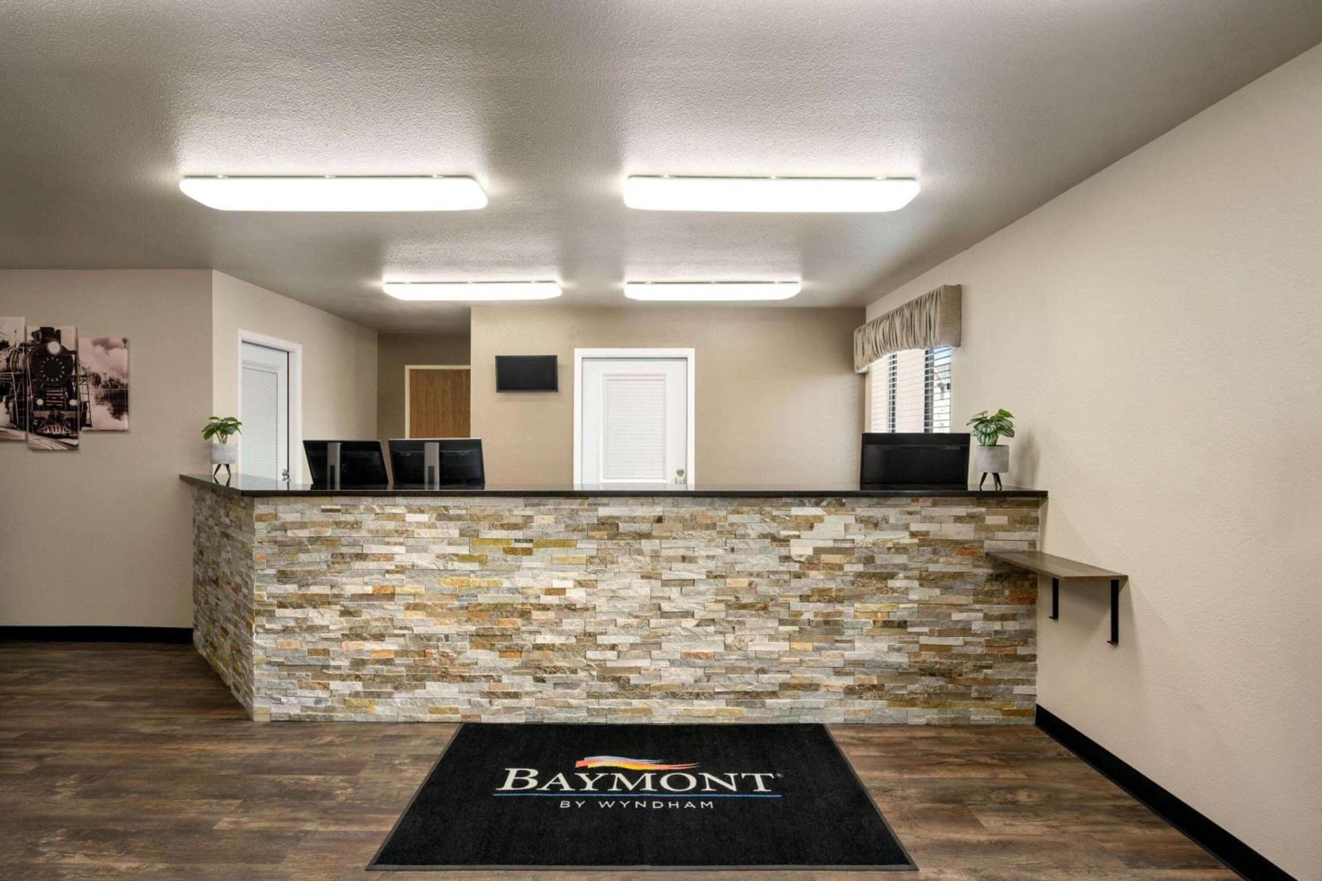 Baymont by Wyndham Hearne photo 6