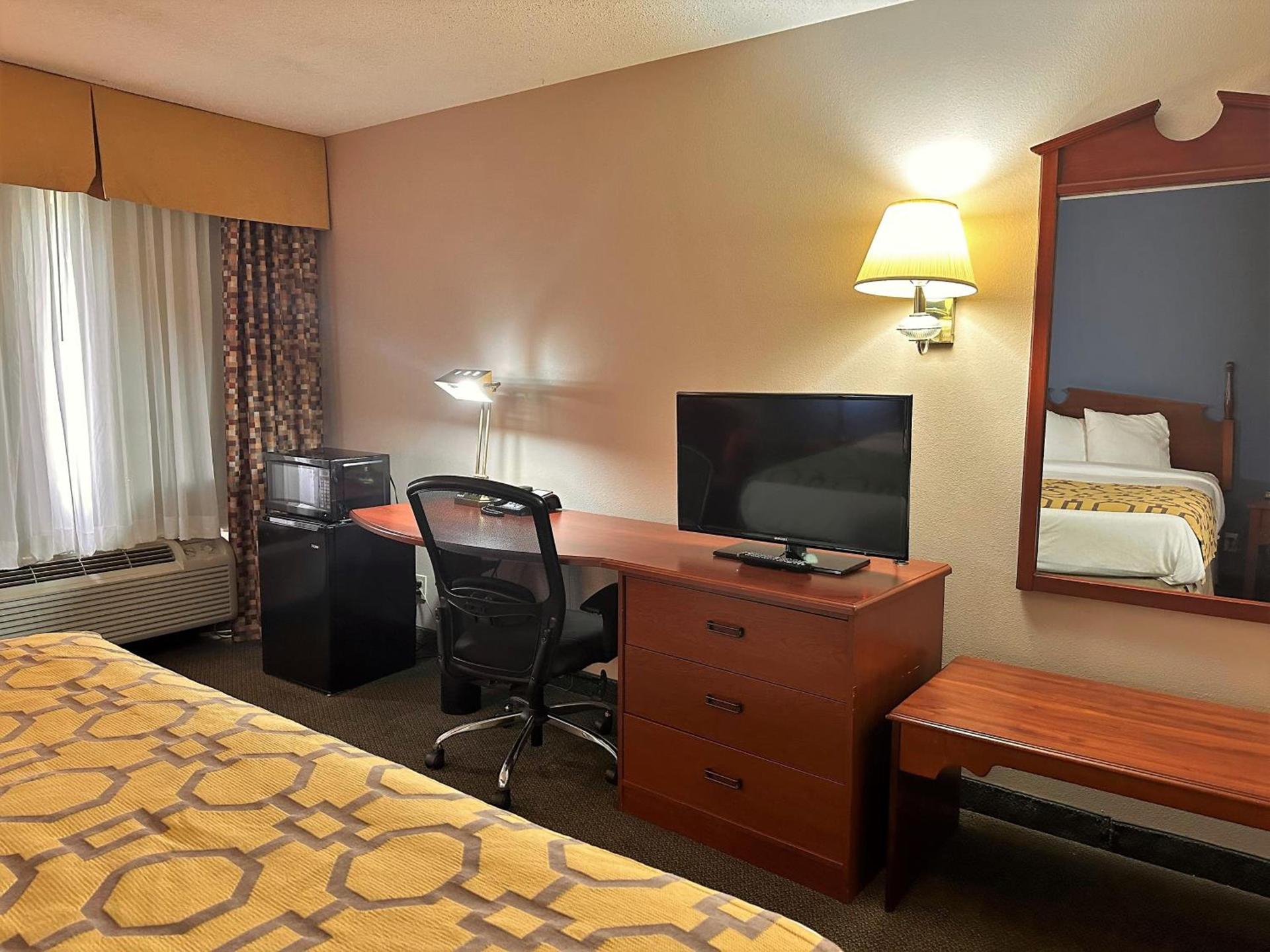 Baymont by Wyndham Corydon photo 12