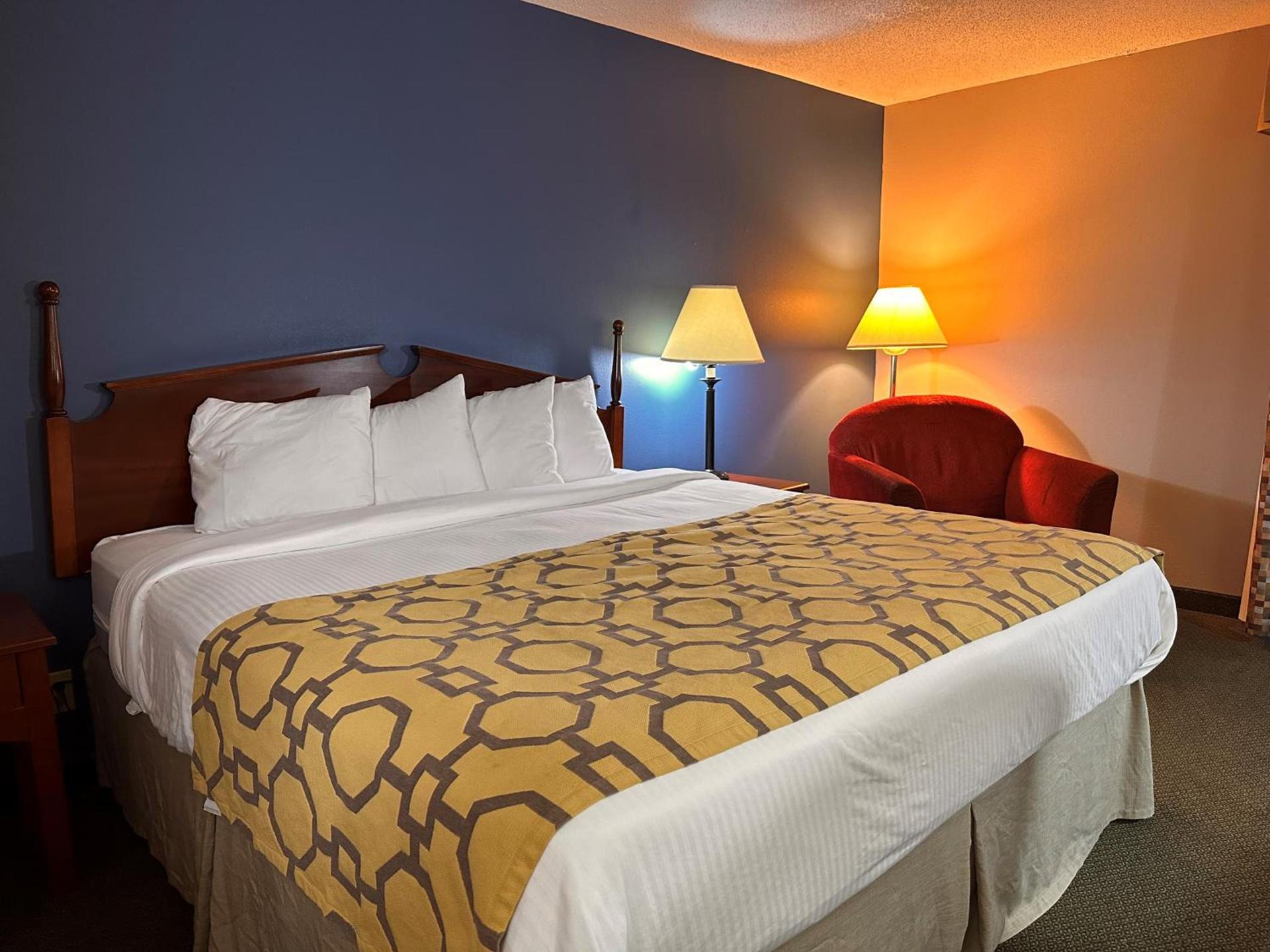 Baymont by Wyndham Corydon photo 13