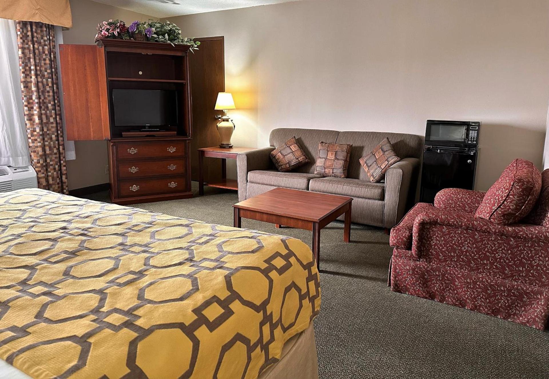 Baymont by Wyndham Corydon photo 17