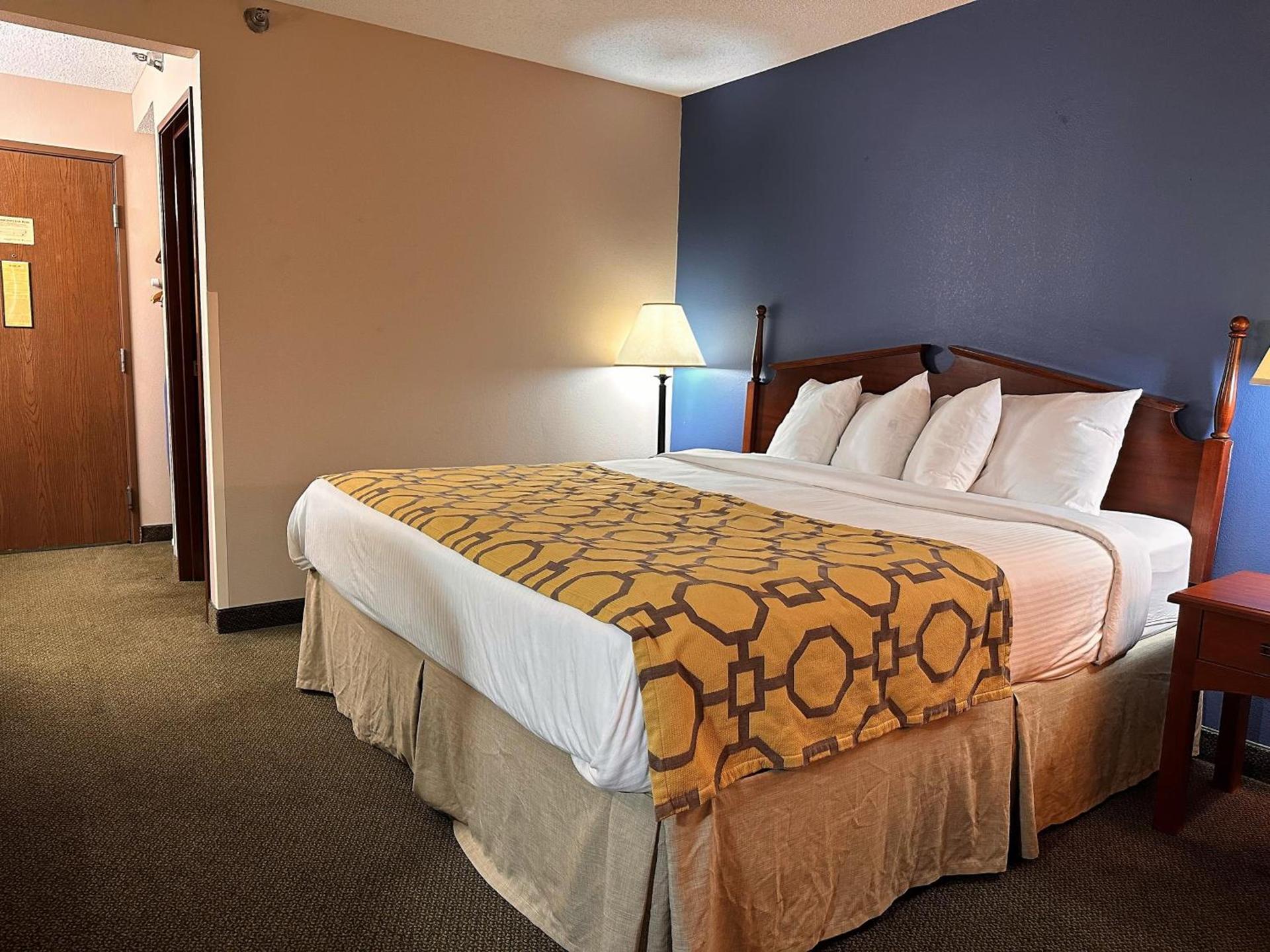 Baymont by Wyndham Corydon photo 18
