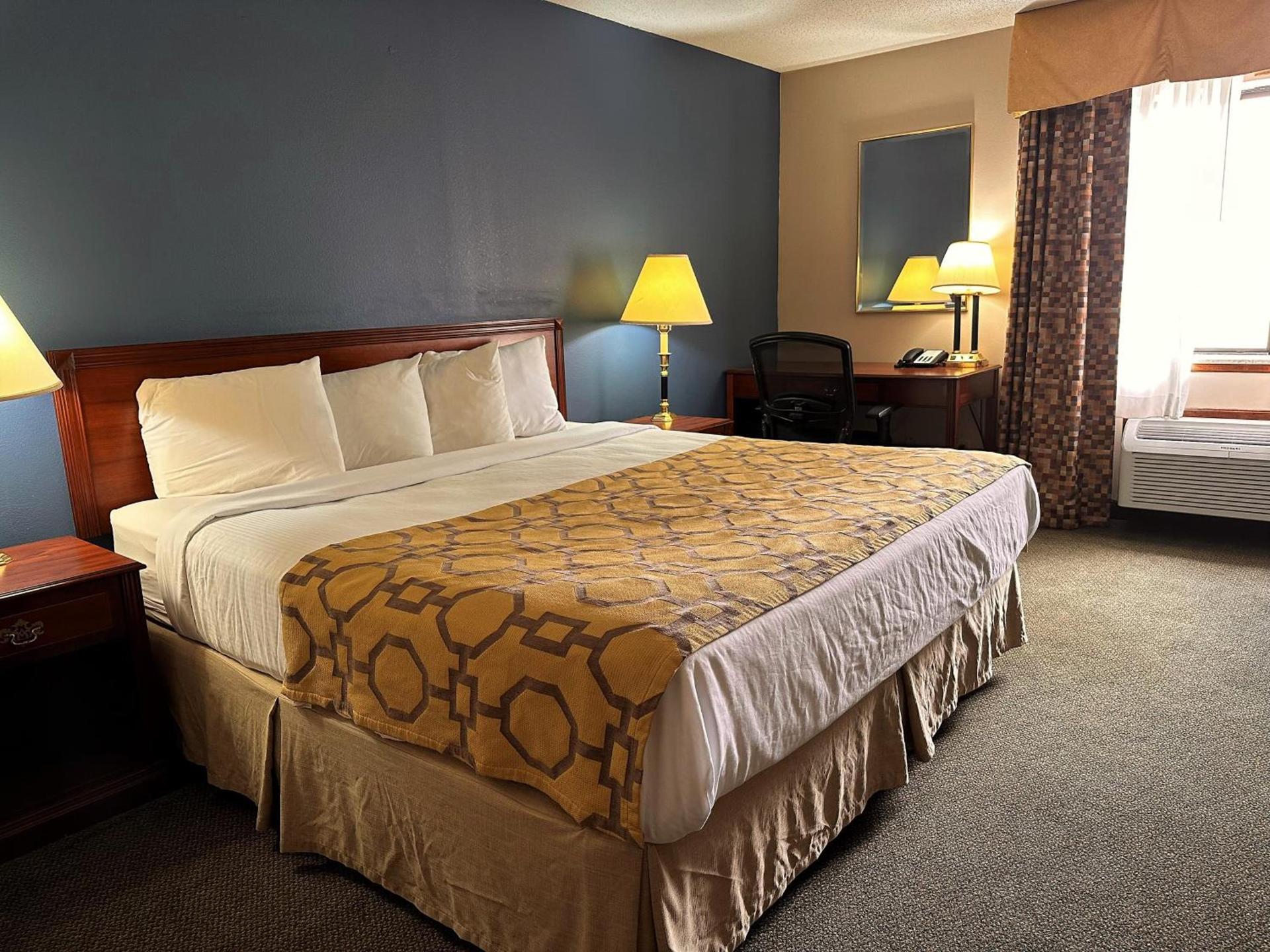 Baymont by Wyndham Corydon photo 19