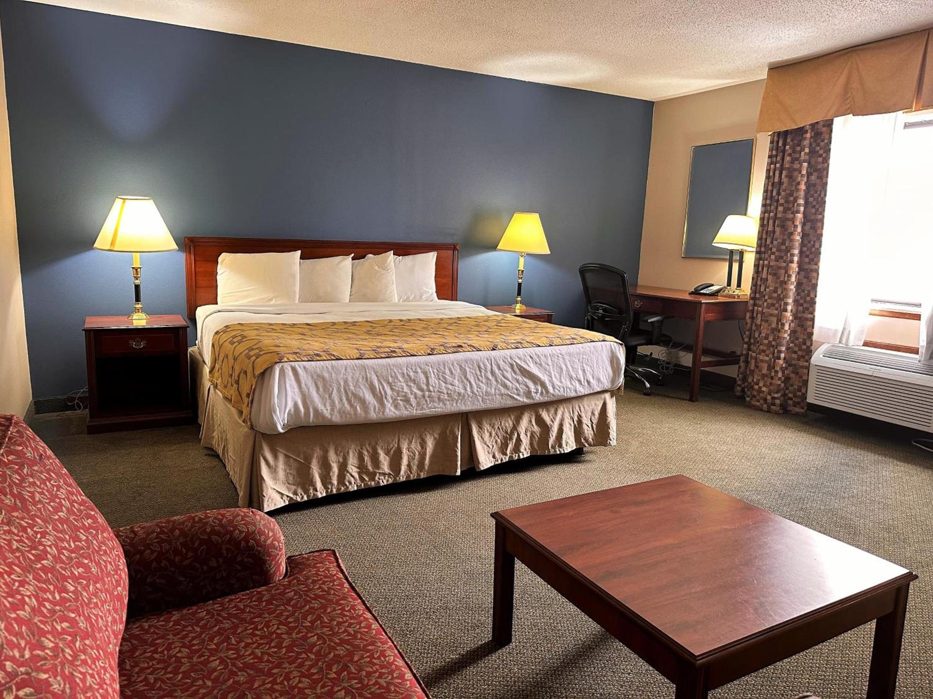 Baymont by Wyndham Corydon photo 20