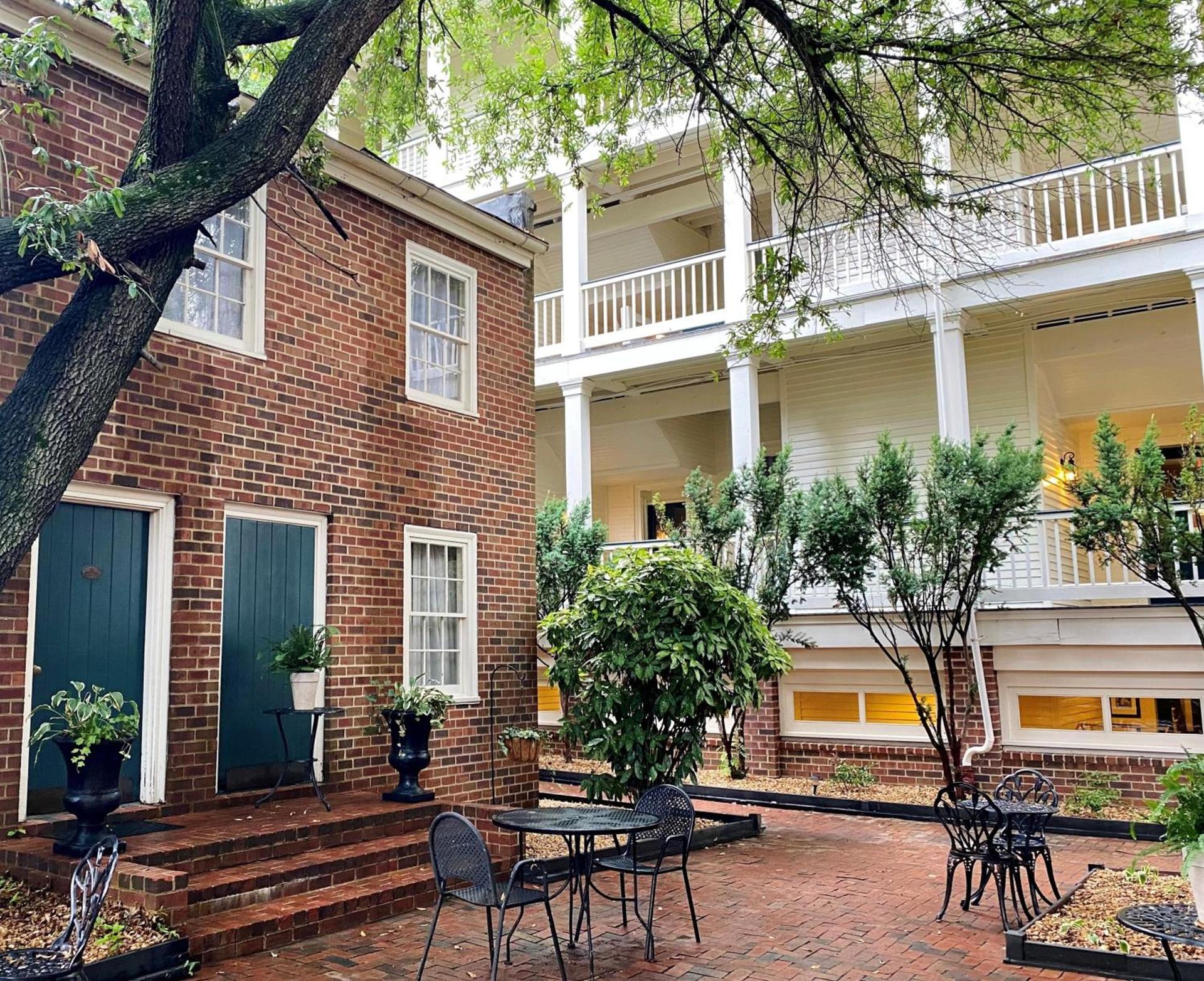 Linden Row Inn photo 27