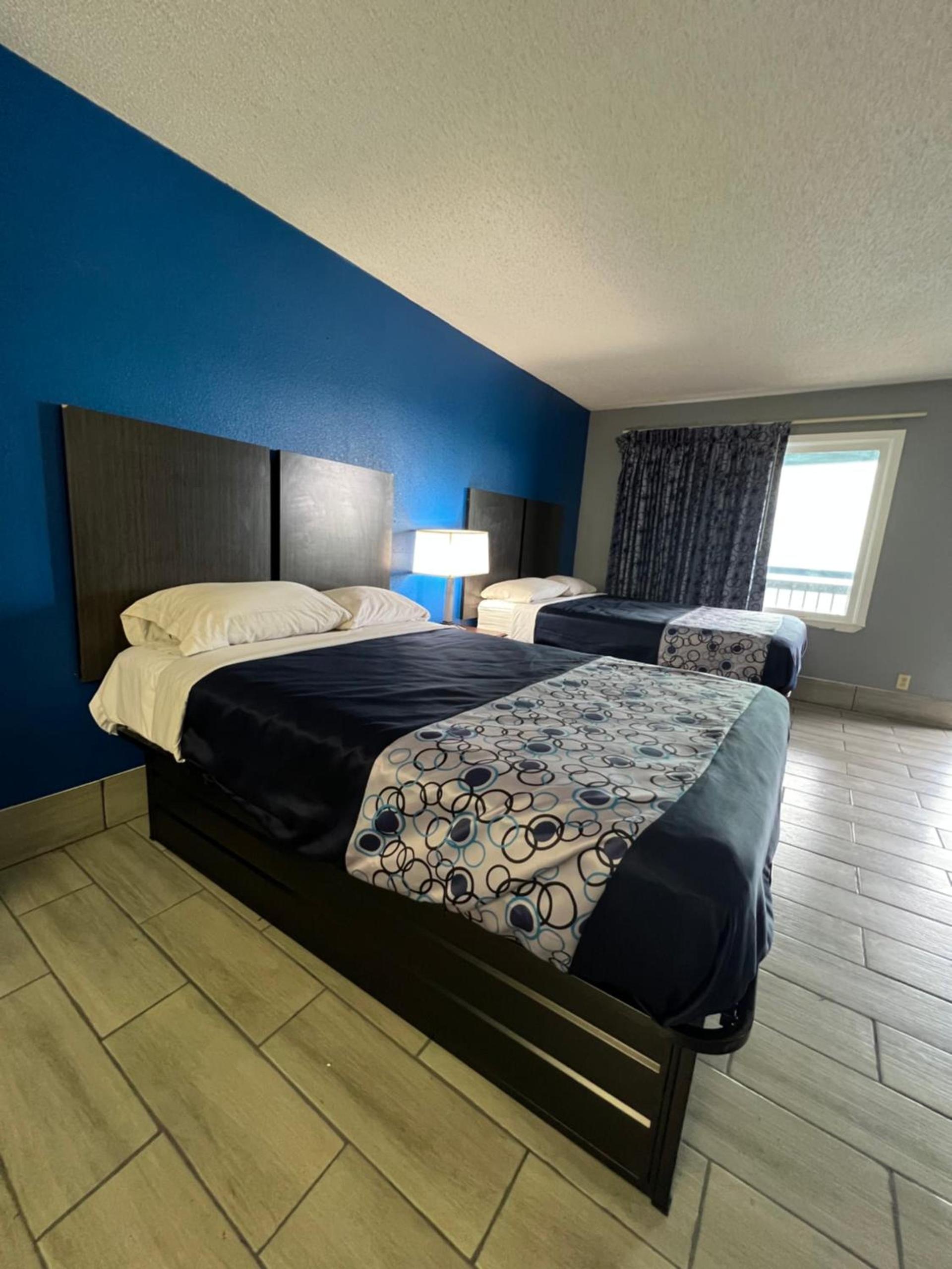Executive Inn and Suites - Jackson photo 25