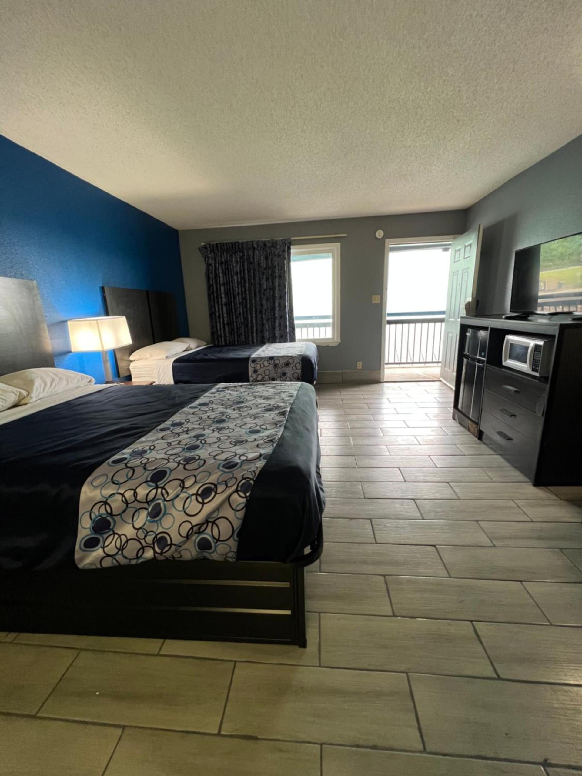 Executive Inn and Suites - Jackson photo 20