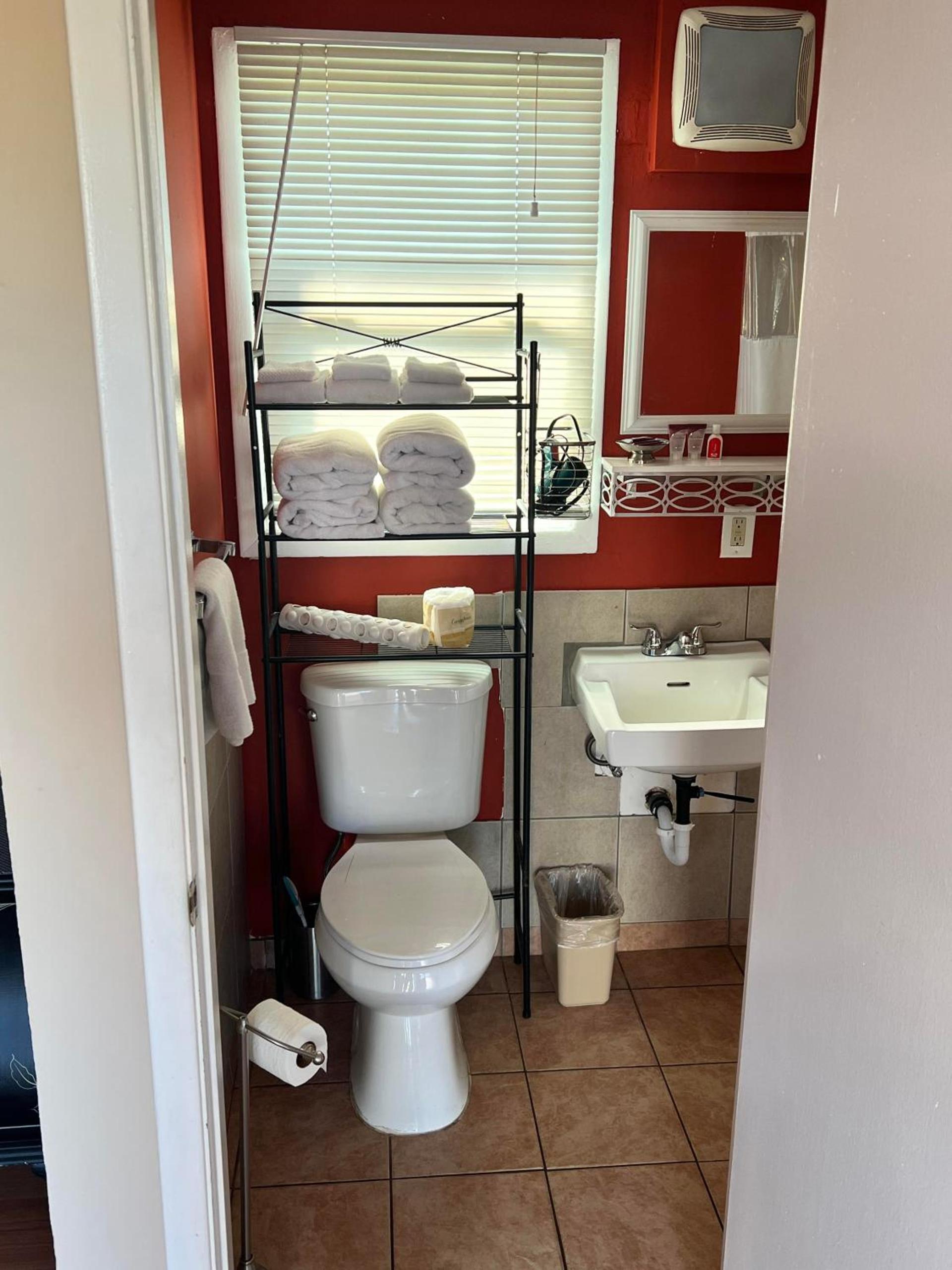 Great House Motel photo 54