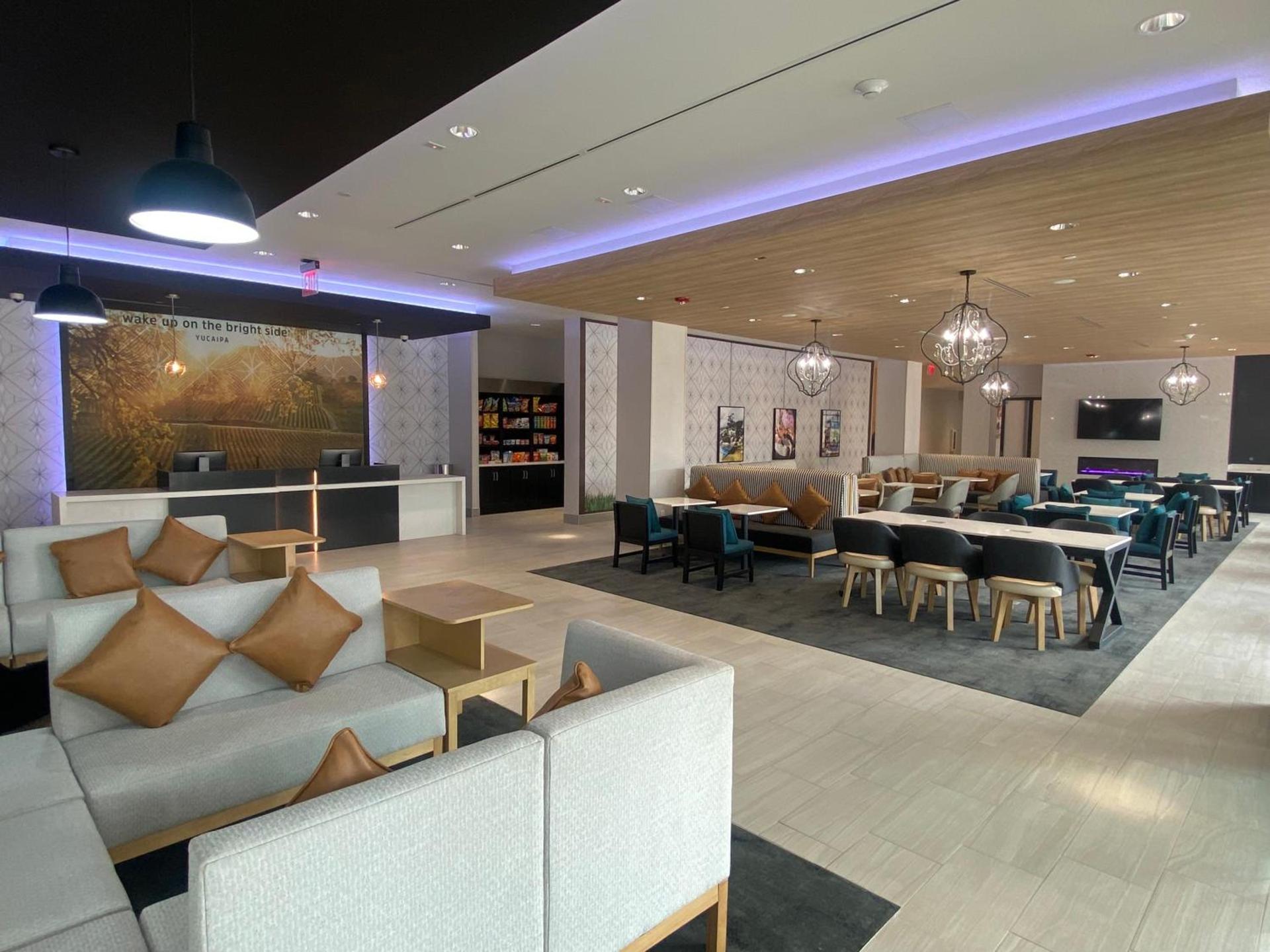 La Quinta Inn & Suites by Wyndham Yucaipa photo 53