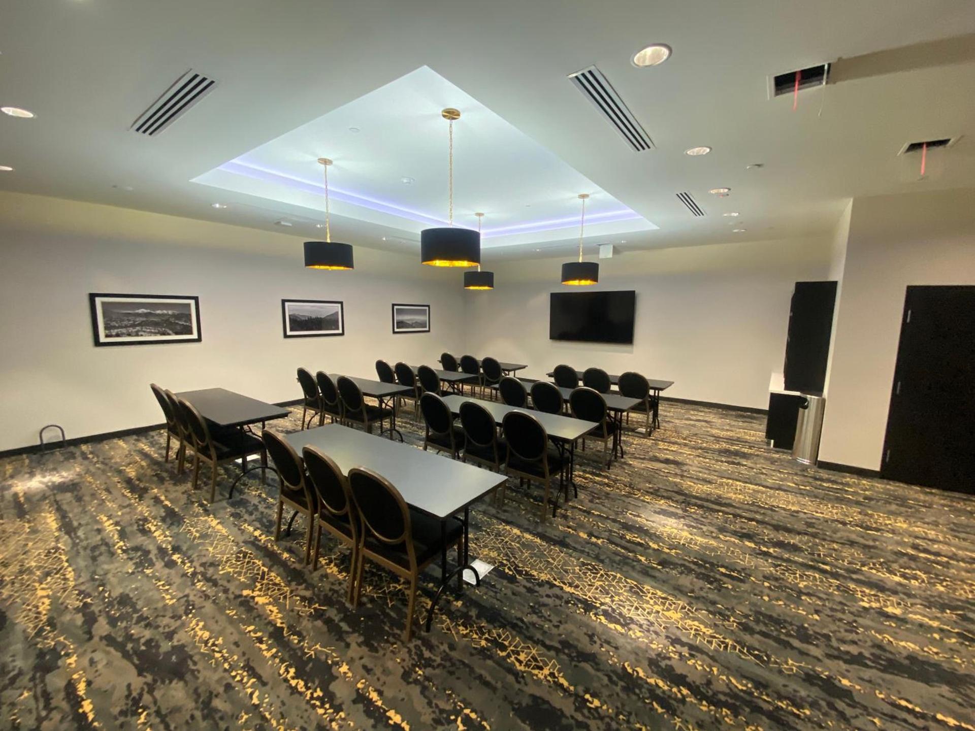 La Quinta Inn & Suites by Wyndham Yucaipa photo 62