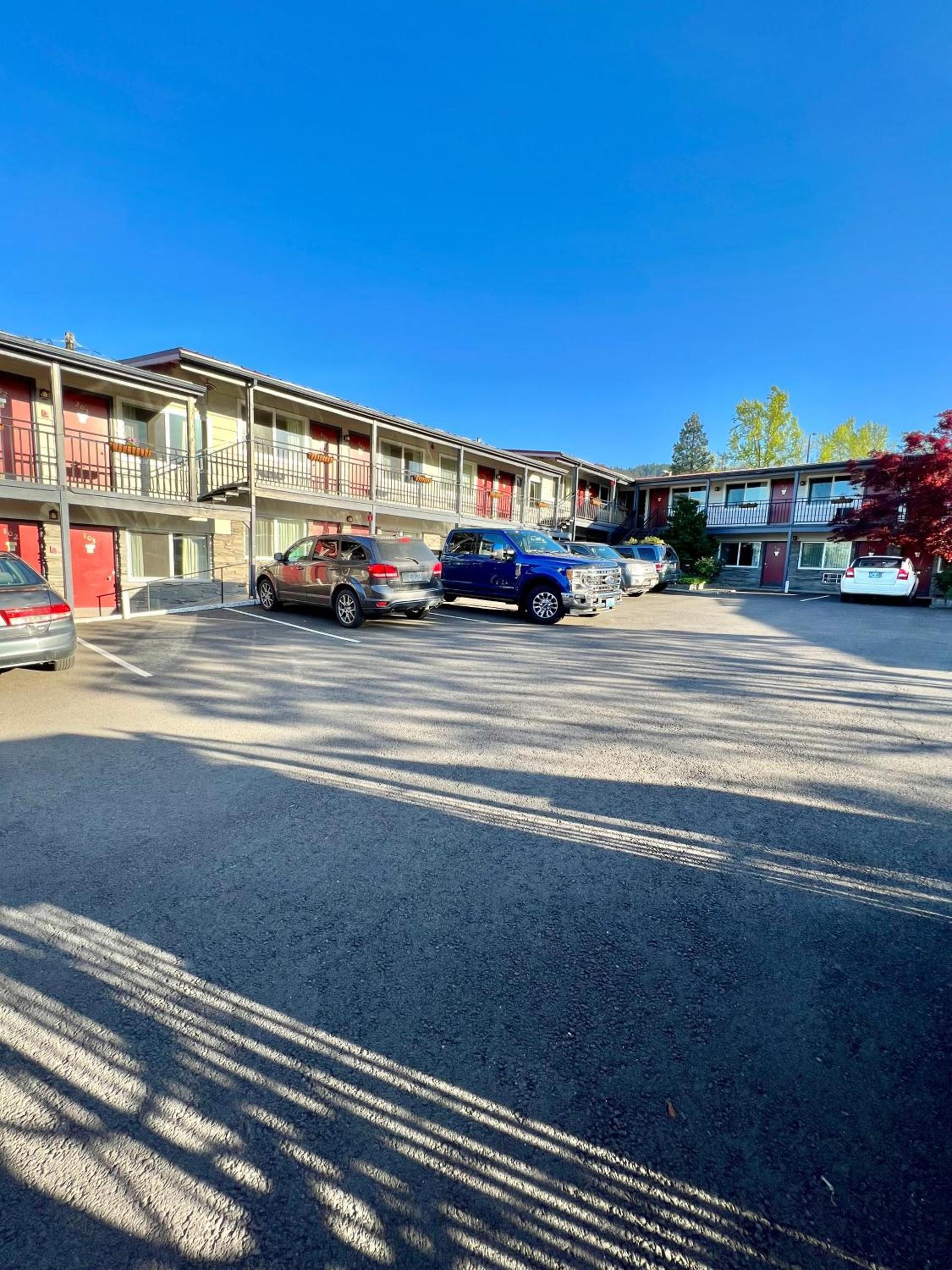 Timbers INN and Suites photo 8