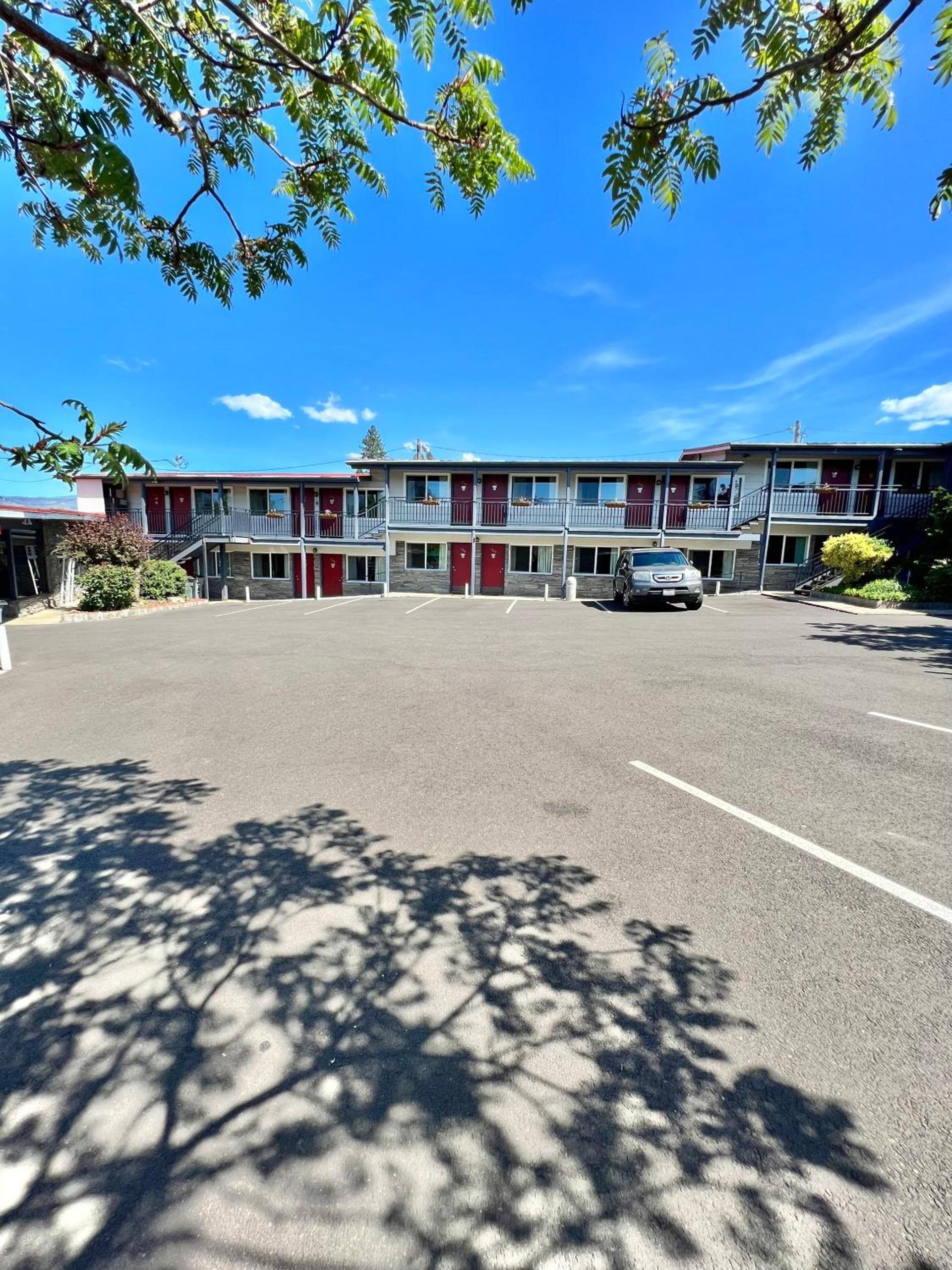 Timbers INN and Suites — hotel in Ashland