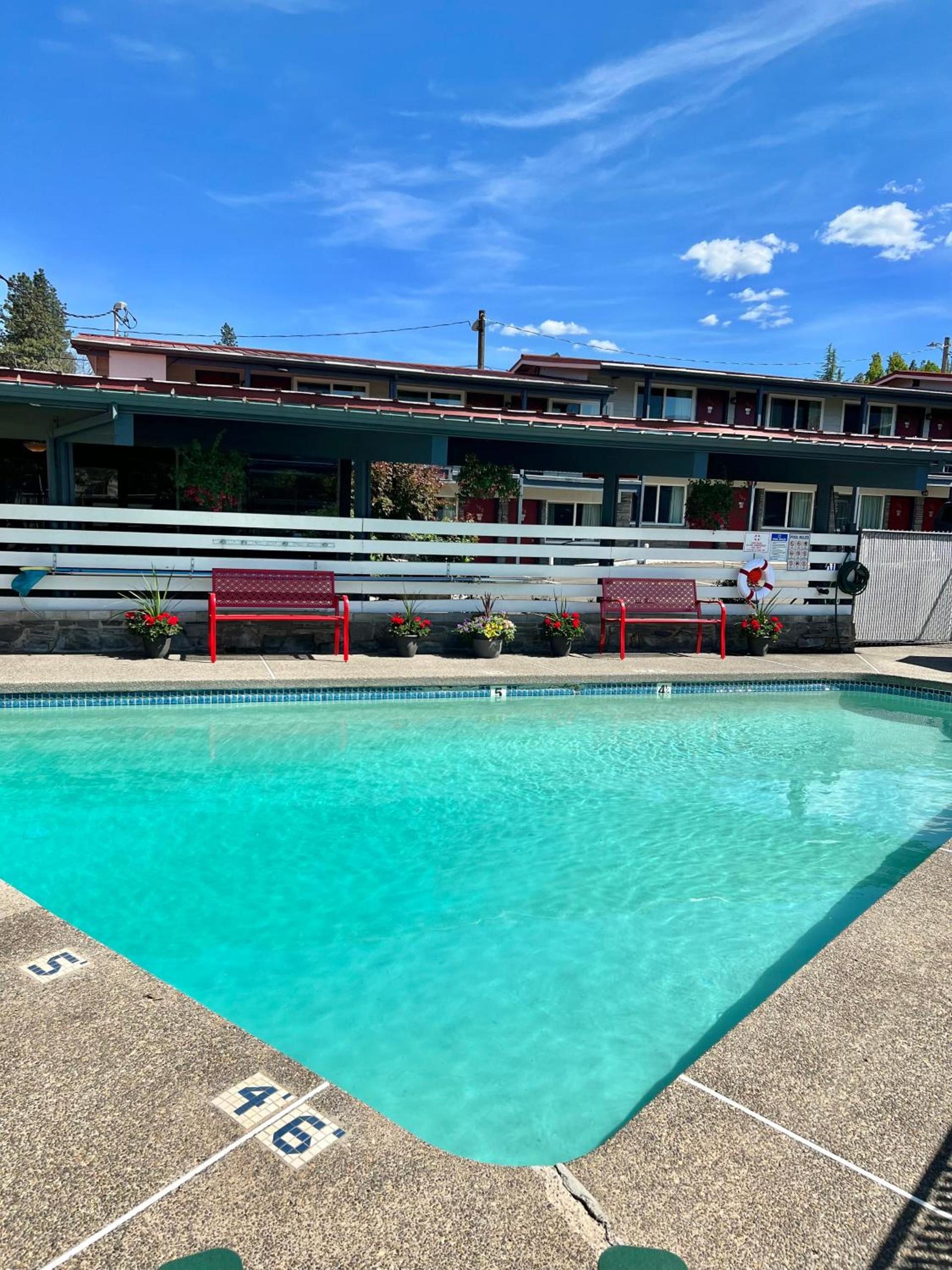 Timbers INN and Suites photo 9