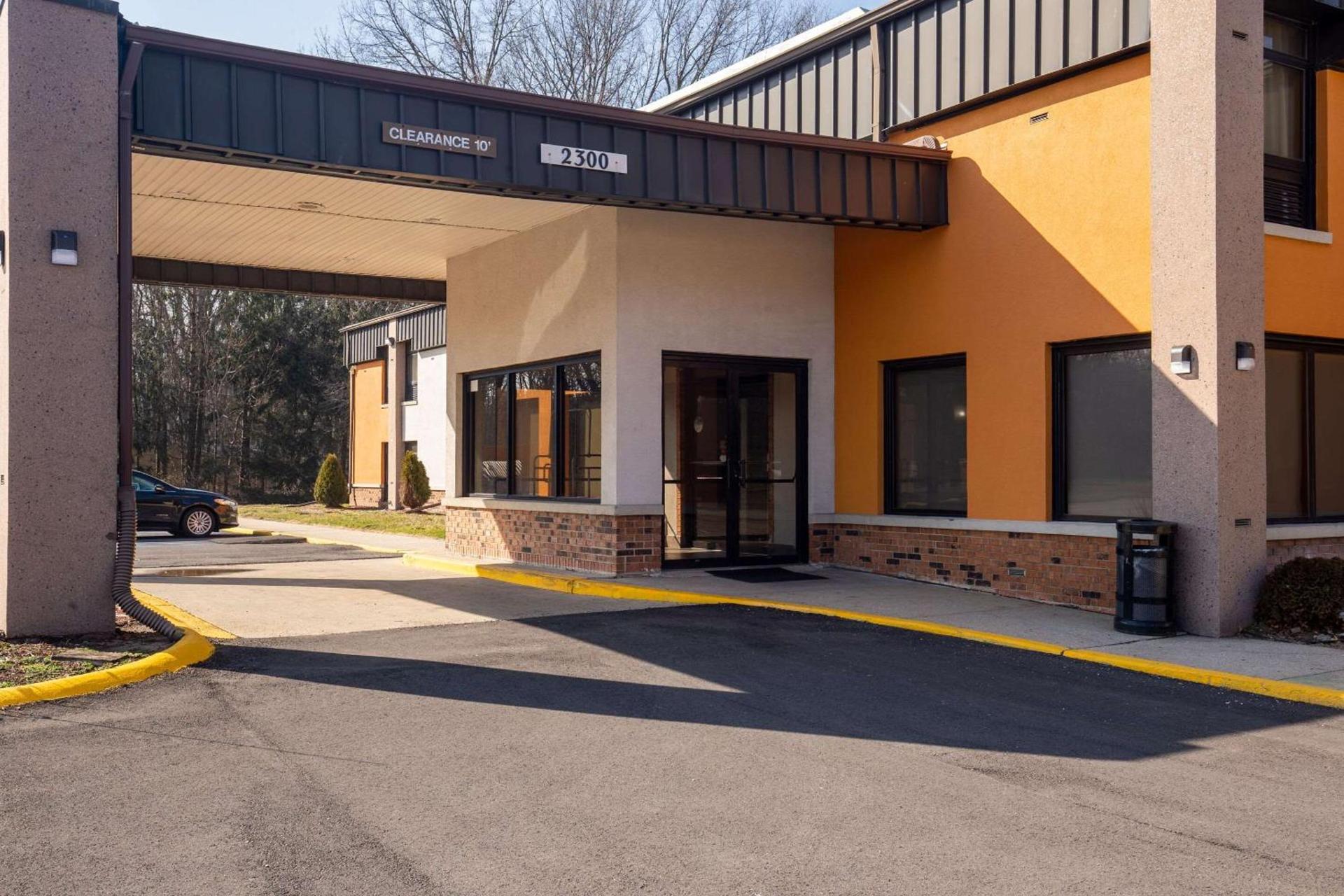 Quality Inn & Suites Portage Central photo 7