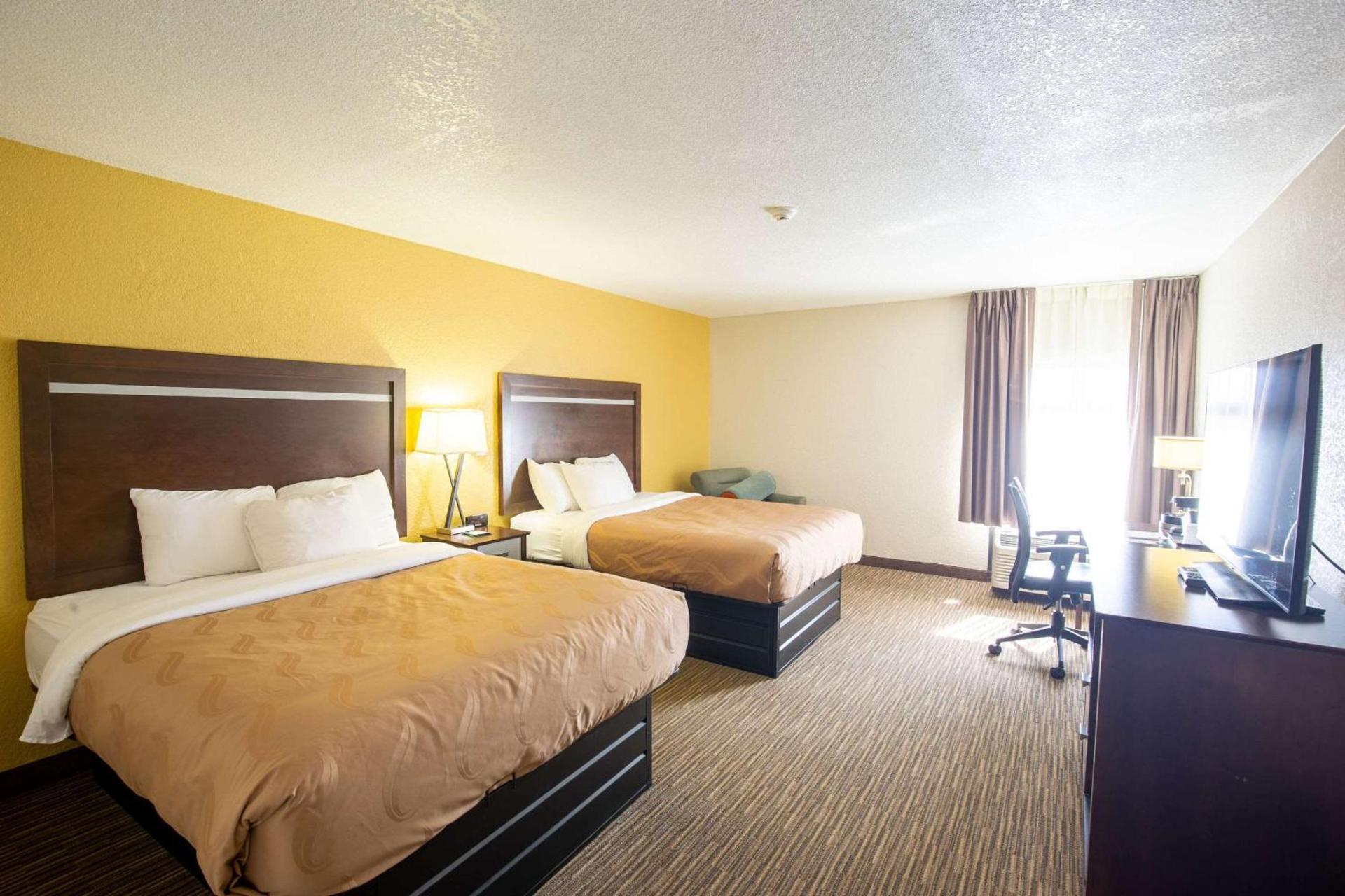 Quality Inn & Suites Portage Central photo 34